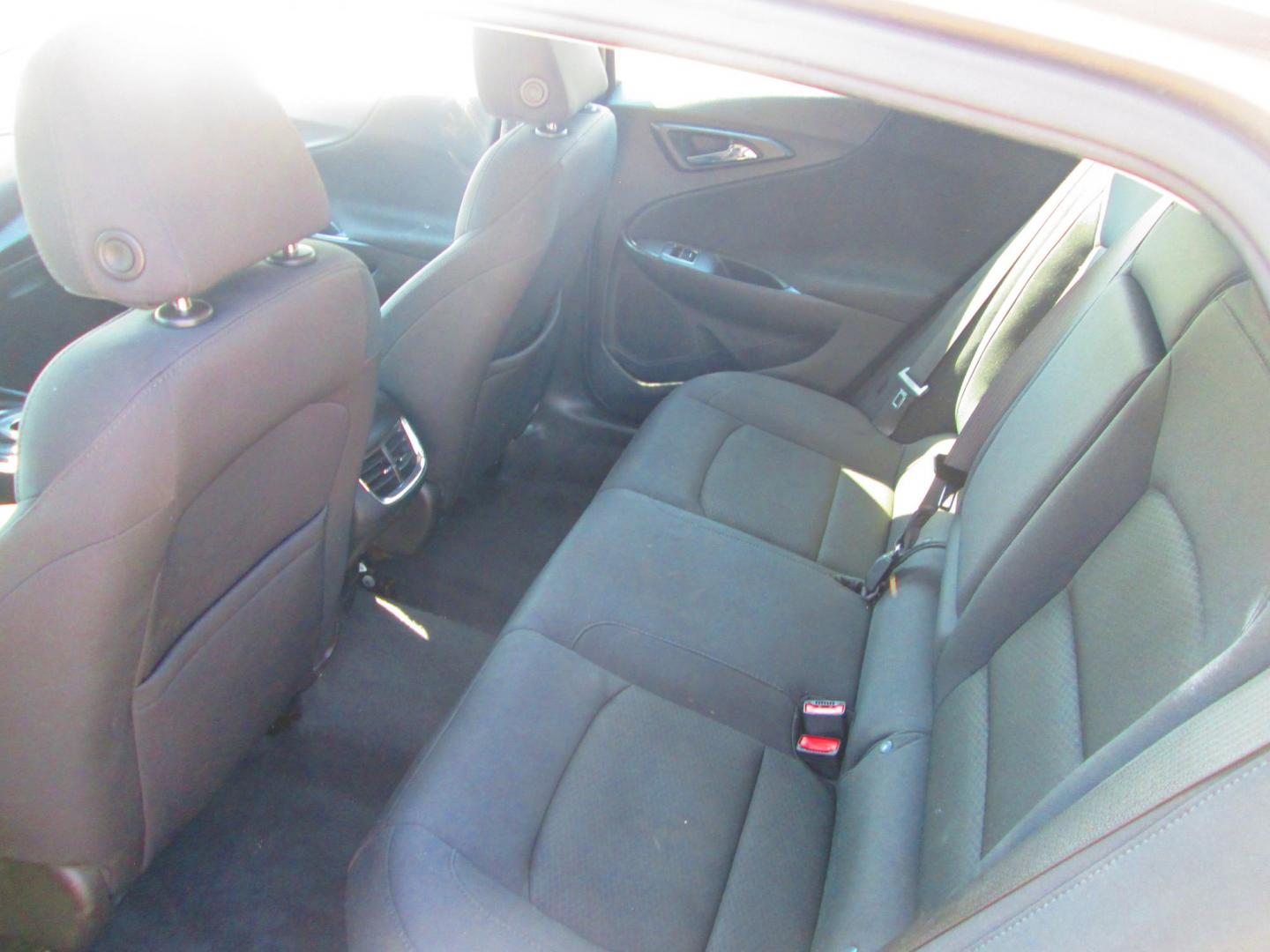 2022 GOLD Chevrolet Malibu LT (1G1ZD5ST3NF) with an 1.5L L4 DOHC 16V engine, 6A transmission, located at 1815 NE 28th St., Fort Worth, TX, 76106, (817) 625-6251, 32.795582, -97.333069 - Photo#8