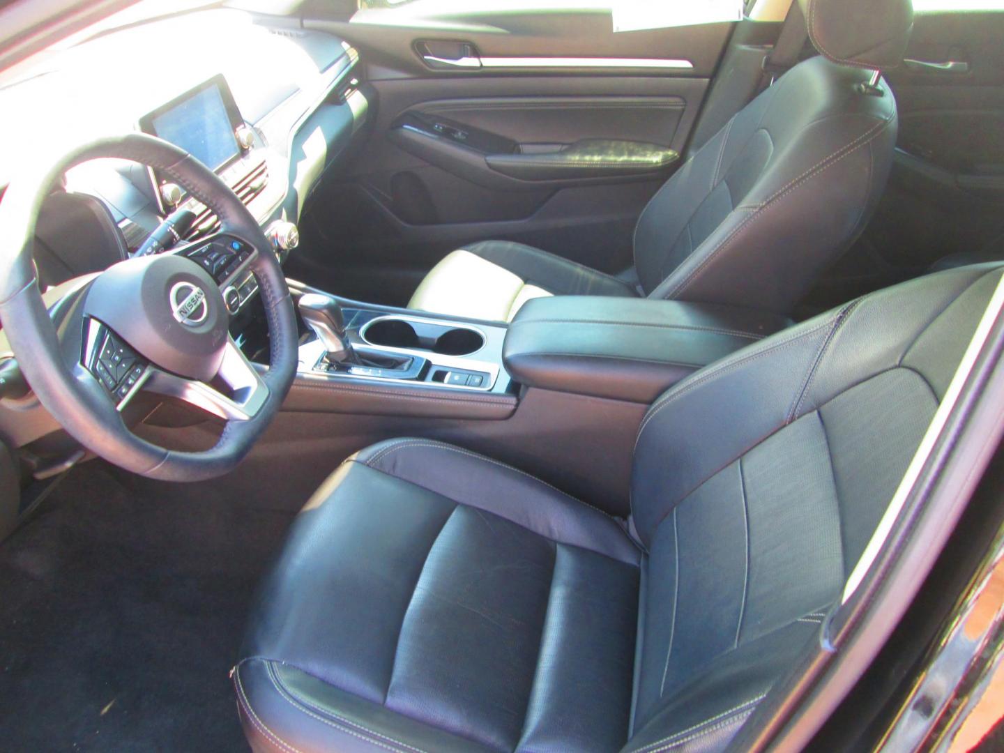 2020 BLACK Nissan Altima 2.5 SL (1N4BL4EV4LC) with an 2.5L L4 DOHC 16V engine, CVT transmission, located at 1815 NE 28th St., Fort Worth, TX, 76106, (817) 625-6251, 32.795582, -97.333069 - Photo#11