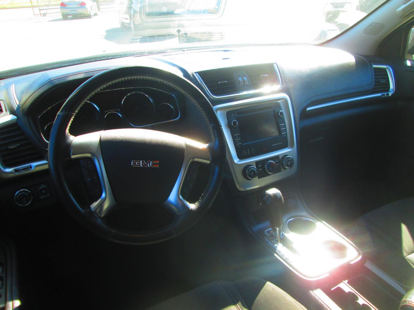 2016 WHITE GMC Acadia SLE-1 FWD (1GKKRNED1GJ) with an 3.6L V6 DOHC 24V engine, 6A transmission, located at 1815 NE 28th St., Fort Worth, TX, 76106, (817) 625-6251, 32.795582, -97.333069 - Photo#10