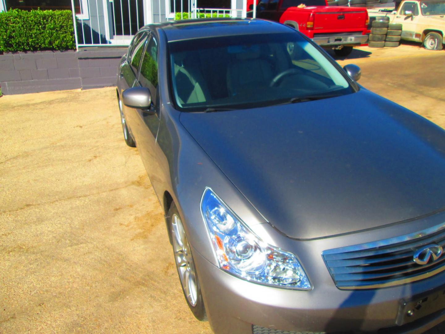 2007 GRAY Infiniti G35 Base (JNKBV61E37M) with an 3.5L V6 DOHC 24V engine, 5-Speed Automatic Overdrive transmission, located at 1815 NE 28th St., Fort Worth, TX, 76106, (817) 625-6251, 32.795582, -97.333069 - Photo#2