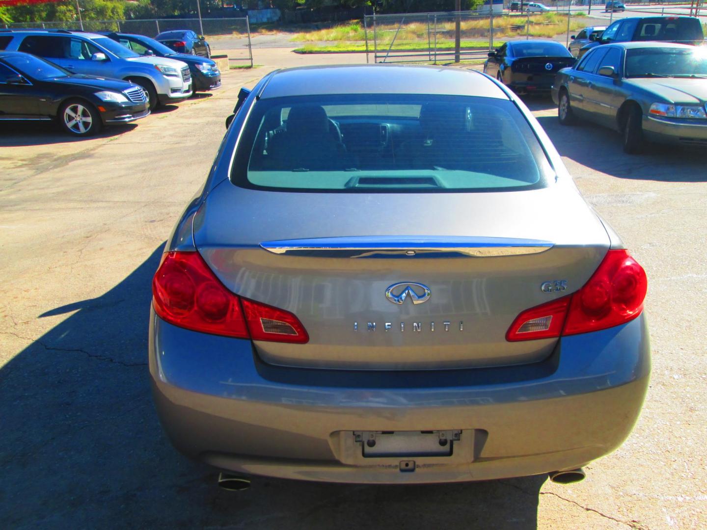 2007 GRAY Infiniti G35 Base (JNKBV61E37M) with an 3.5L V6 DOHC 24V engine, 5-Speed Automatic Overdrive transmission, located at 1815 NE 28th St., Fort Worth, TX, 76106, (817) 625-6251, 32.795582, -97.333069 - Photo#5
