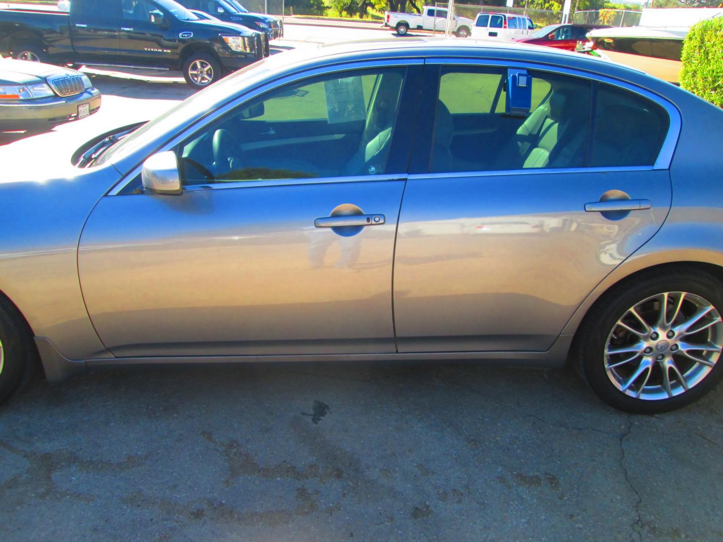 2007 GRAY Infiniti G35 Base (JNKBV61E37M) with an 3.5L V6 DOHC 24V engine, 5-Speed Automatic Overdrive transmission, located at 1815 NE 28th St., Fort Worth, TX, 76106, (817) 625-6251, 32.795582, -97.333069 - Photo#7