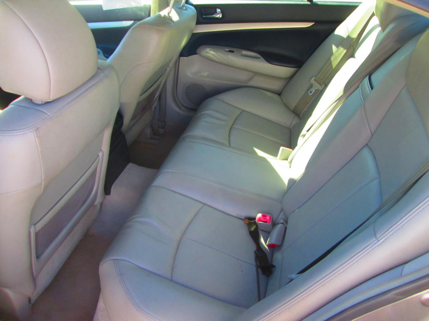 2007 GRAY Infiniti G35 Base (JNKBV61E37M) with an 3.5L V6 DOHC 24V engine, 5-Speed Automatic Overdrive transmission, located at 1815 NE 28th St., Fort Worth, TX, 76106, (817) 625-6251, 32.795582, -97.333069 - Photo#8