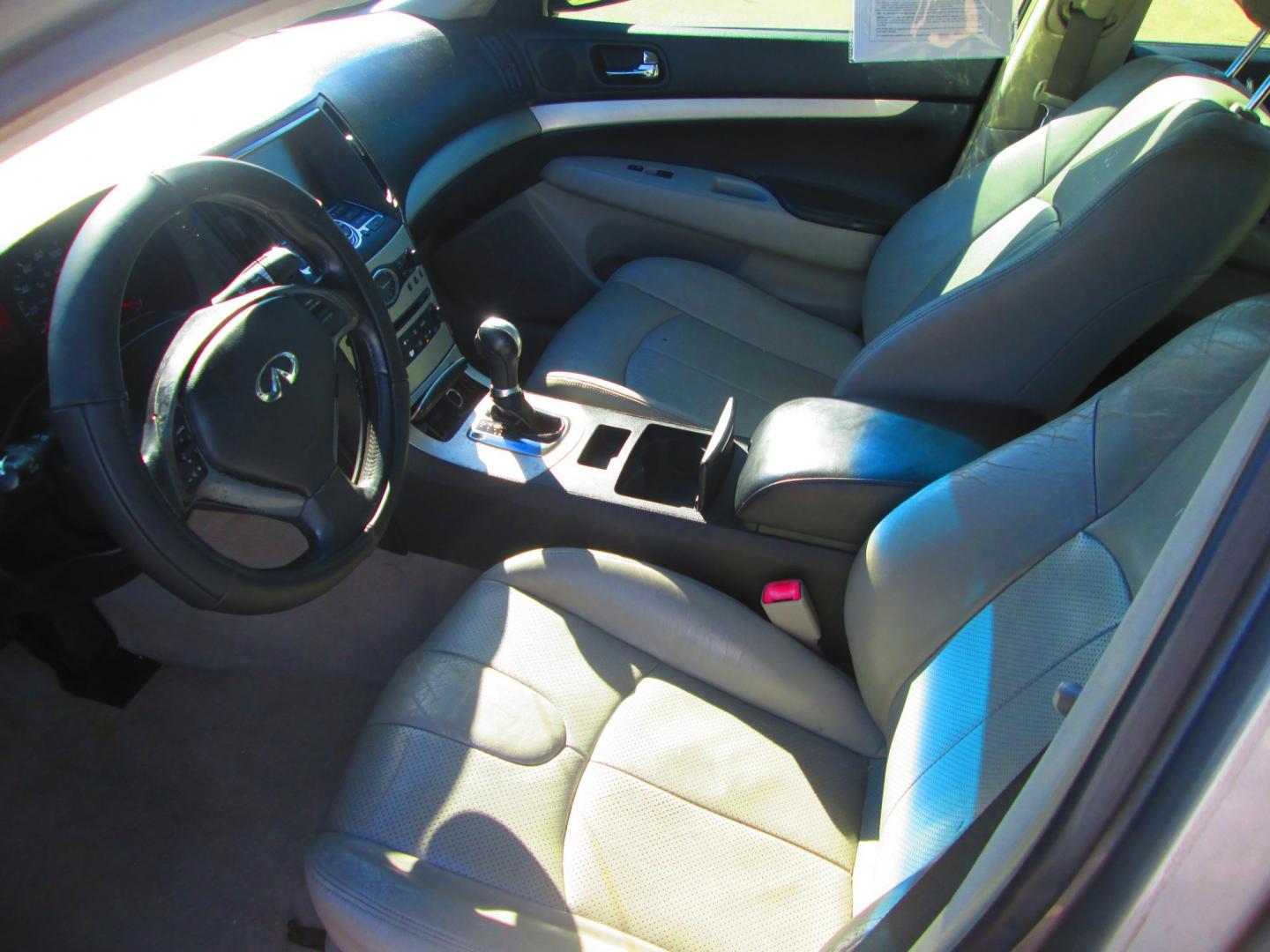 2007 GRAY Infiniti G35 Base (JNKBV61E37M) with an 3.5L V6 DOHC 24V engine, 5-Speed Automatic Overdrive transmission, located at 1815 NE 28th St., Fort Worth, TX, 76106, (817) 625-6251, 32.795582, -97.333069 - Photo#10