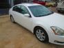 2005 WHITE Nissan Maxima SE (1N4BA41E15C) with an 3.5L V6 DOHC 24V engine, 5-Speed Automatic Overdrive transmission, located at 1815 NE 28th St., Fort Worth, TX, 76106, (817) 625-6251, 32.795582, -97.333069- Photo#2