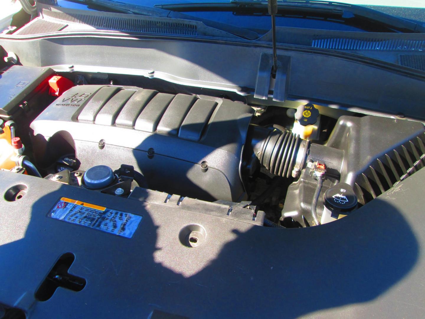 2013 SILVER GMC Acadia SLT-1 FWD (1GKKRRKD3DJ) with an 3.6L V6 DOHC 24V engine, 6-Speed Automatic transmission, located at 1815 NE 28th St., Fort Worth, TX, 76106, (817) 625-6251, 32.795582, -97.333069 - Photo#10