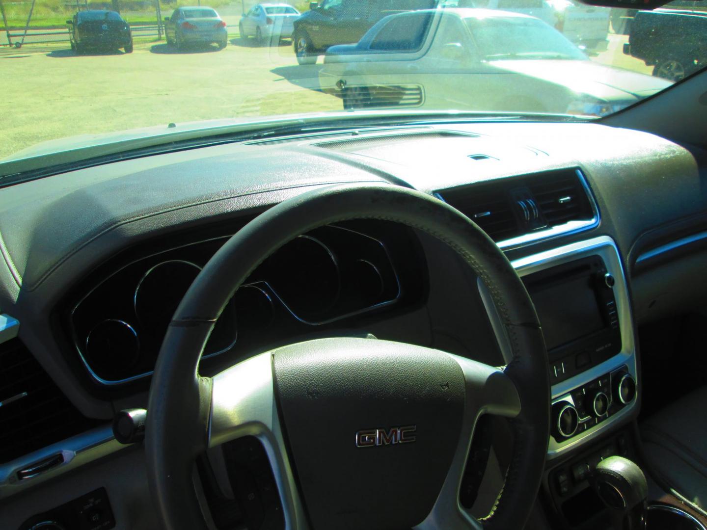 2013 SILVER GMC Acadia SLT-1 FWD (1GKKRRKD3DJ) with an 3.6L V6 DOHC 24V engine, 6-Speed Automatic transmission, located at 1815 NE 28th St., Fort Worth, TX, 76106, (817) 625-6251, 32.795582, -97.333069 - Photo#9