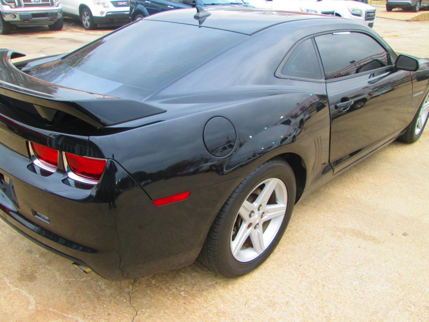 2012 BLACK Chevrolet Camaro Coupe 1LT (2G1FB1E3XC9) with an 3.6L V6 DOHC 24V FFV engine, 6-Speed Automatic transmission, located at 1815 NE 28th St., Fort Worth, TX, 76106, (817) 625-6251, 32.795582, -97.333069 - Photo#4