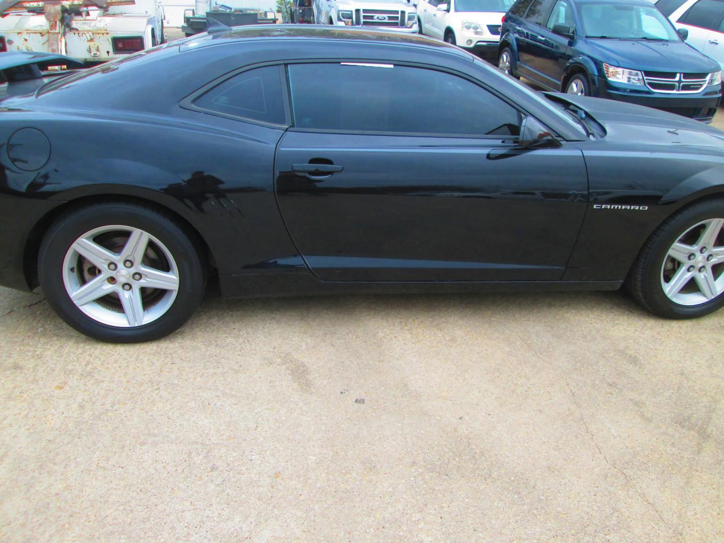 2012 BLACK Chevrolet Camaro Coupe 1LT (2G1FB1E3XC9) with an 3.6L V6 DOHC 24V FFV engine, 6-Speed Automatic transmission, located at 1815 NE 28th St., Fort Worth, TX, 76106, (817) 625-6251, 32.795582, -97.333069 - Photo#3