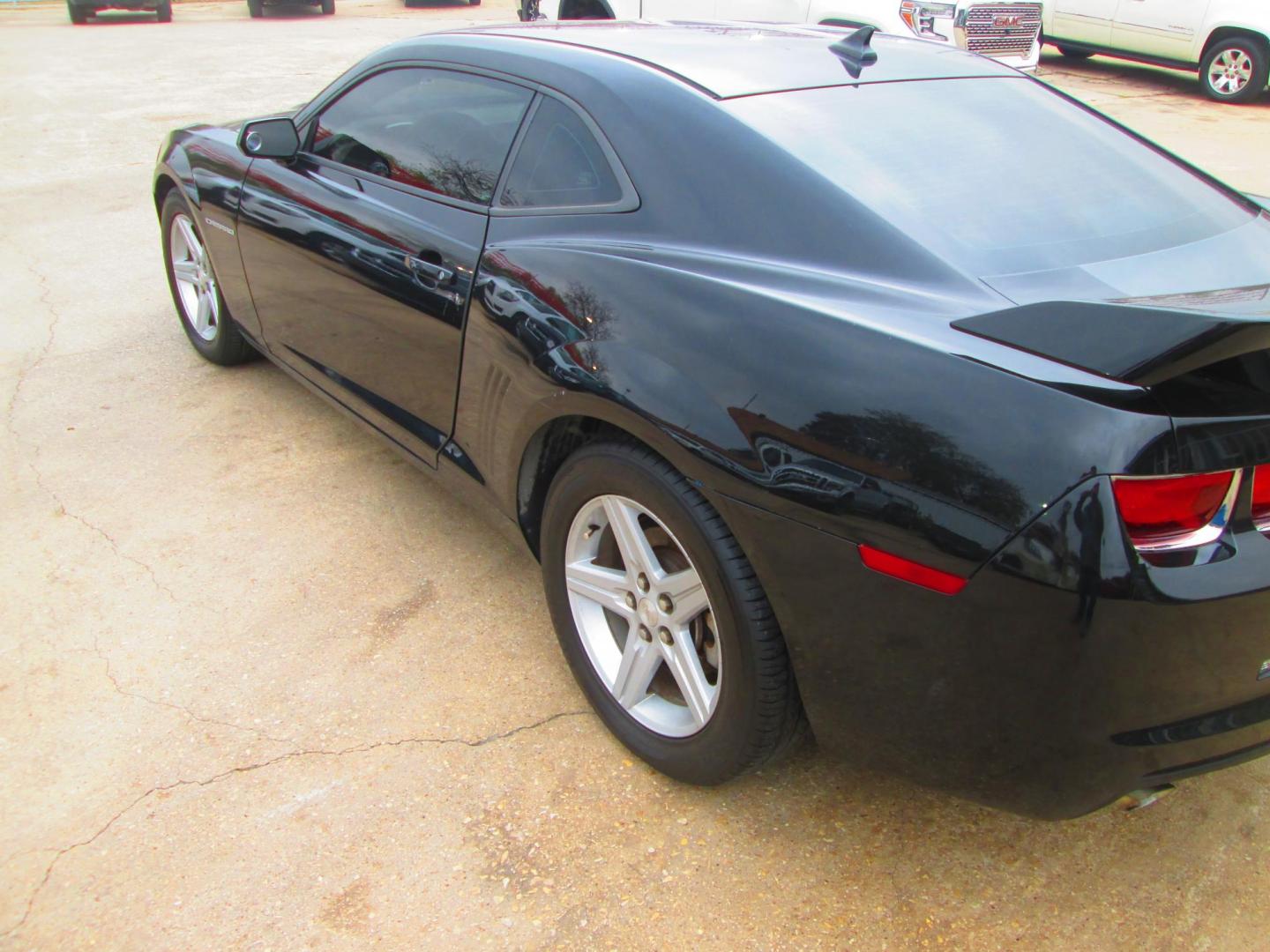 2012 BLACK Chevrolet Camaro Coupe 1LT (2G1FB1E3XC9) with an 3.6L V6 DOHC 24V FFV engine, 6-Speed Automatic transmission, located at 1815 NE 28th St., Fort Worth, TX, 76106, (817) 625-6251, 32.795582, -97.333069 - Photo#6