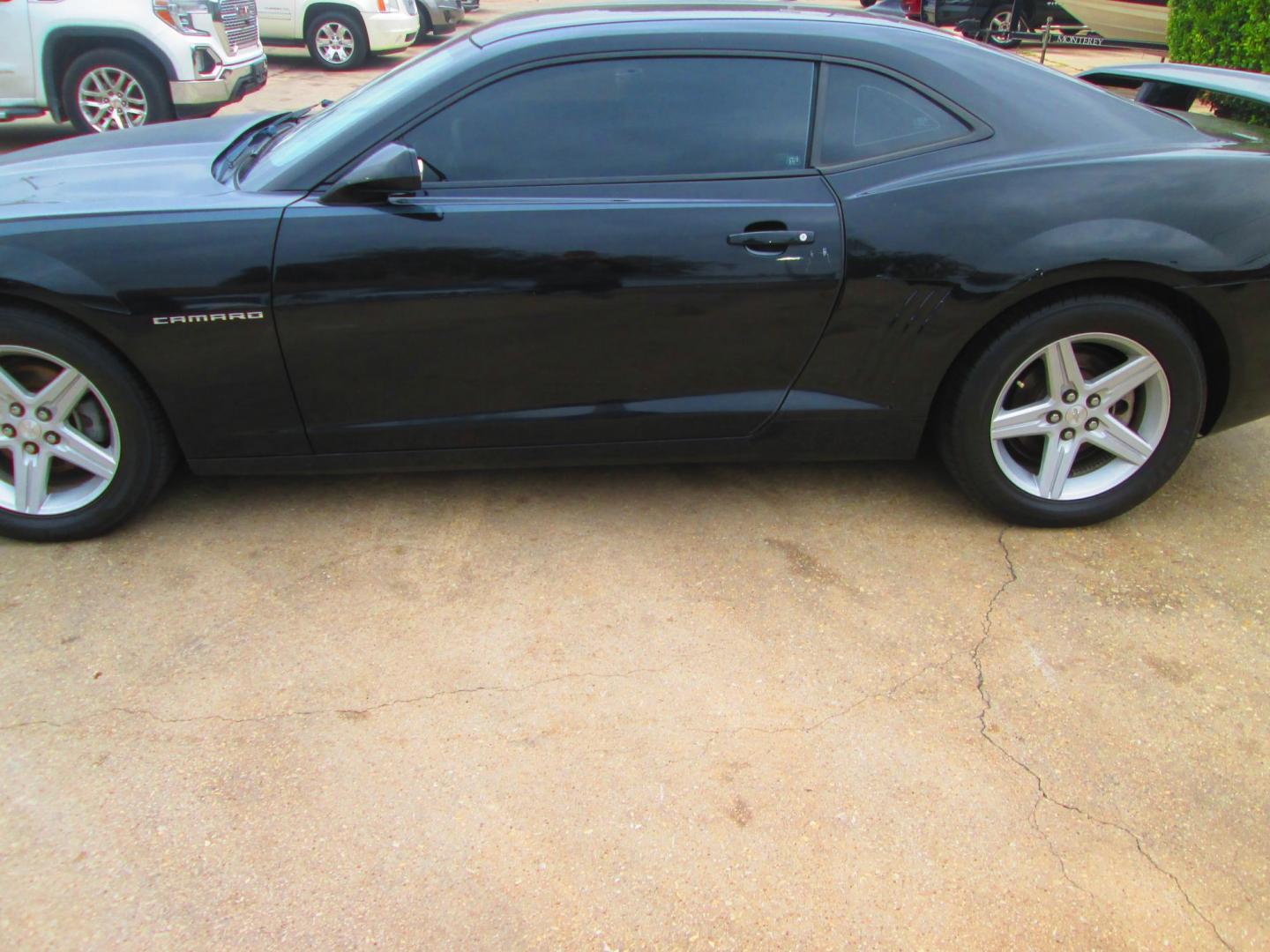 2012 BLACK Chevrolet Camaro Coupe 1LT (2G1FB1E3XC9) with an 3.6L V6 DOHC 24V FFV engine, 6-Speed Automatic transmission, located at 1815 NE 28th St., Fort Worth, TX, 76106, (817) 625-6251, 32.795582, -97.333069 - Photo#7