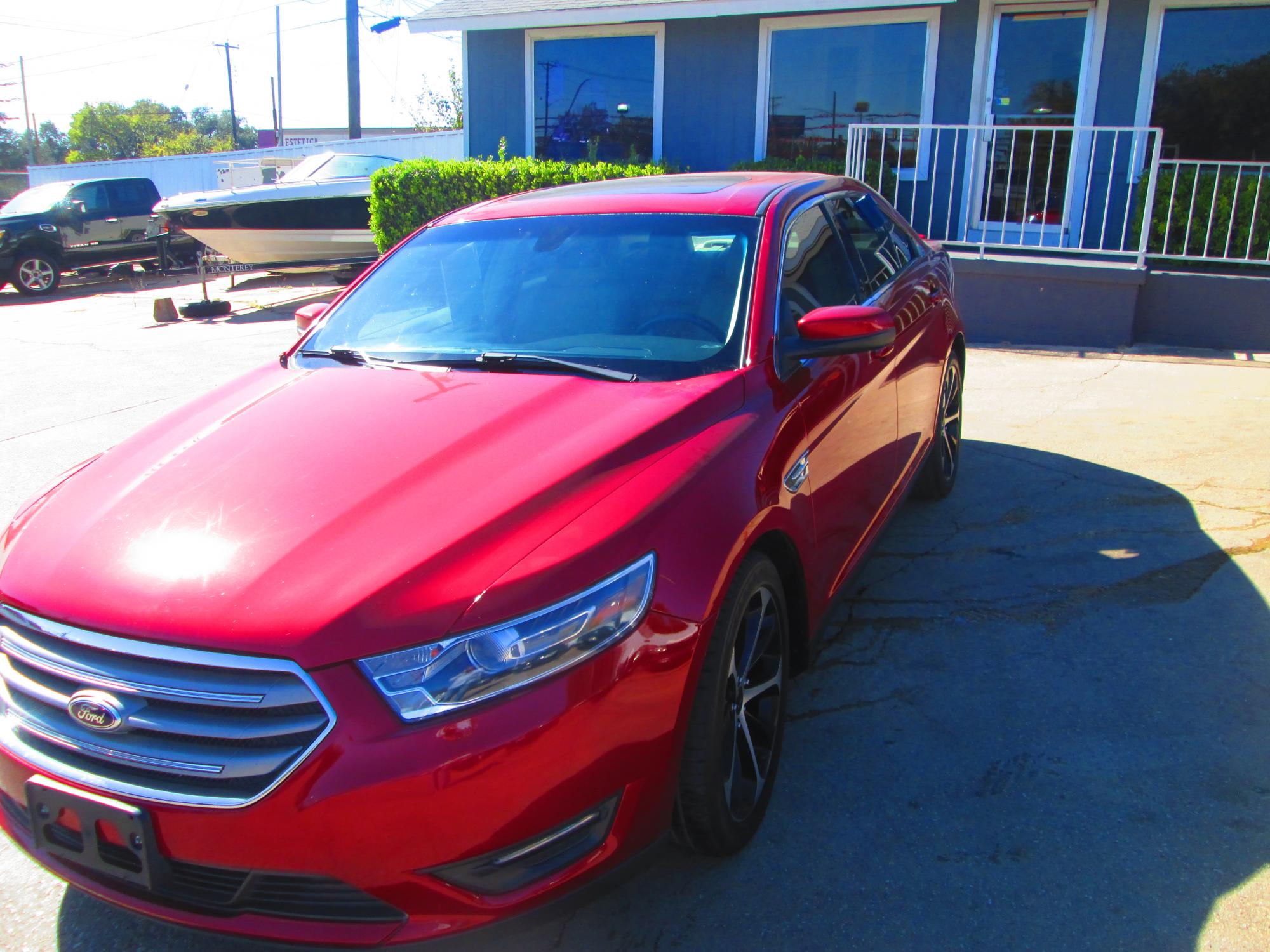 photo of 2015 Ford Taurus SEL FWD