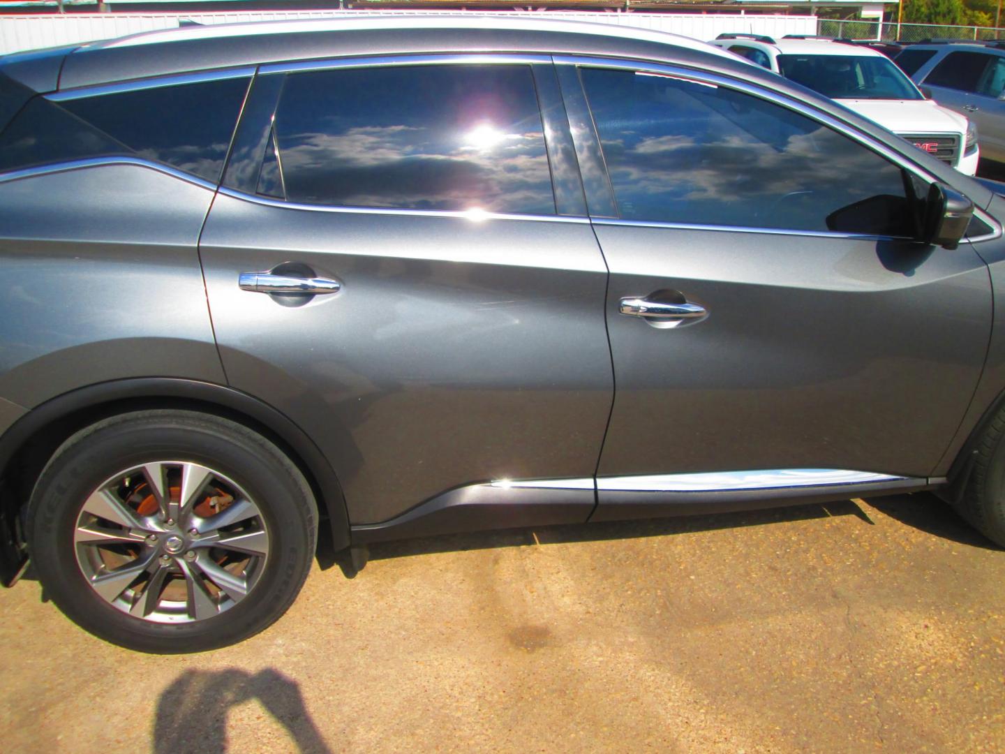 2016 GRAY Nissan Murano Platinum AWD (5N1AZ2MH7GN) with an 3.5L V6 DOHC 24V engine, CVT transmission, located at 1815 NE 28th St., Fort Worth, TX, 76106, (817) 625-6251, 32.795582, -97.333069 - Photo#3