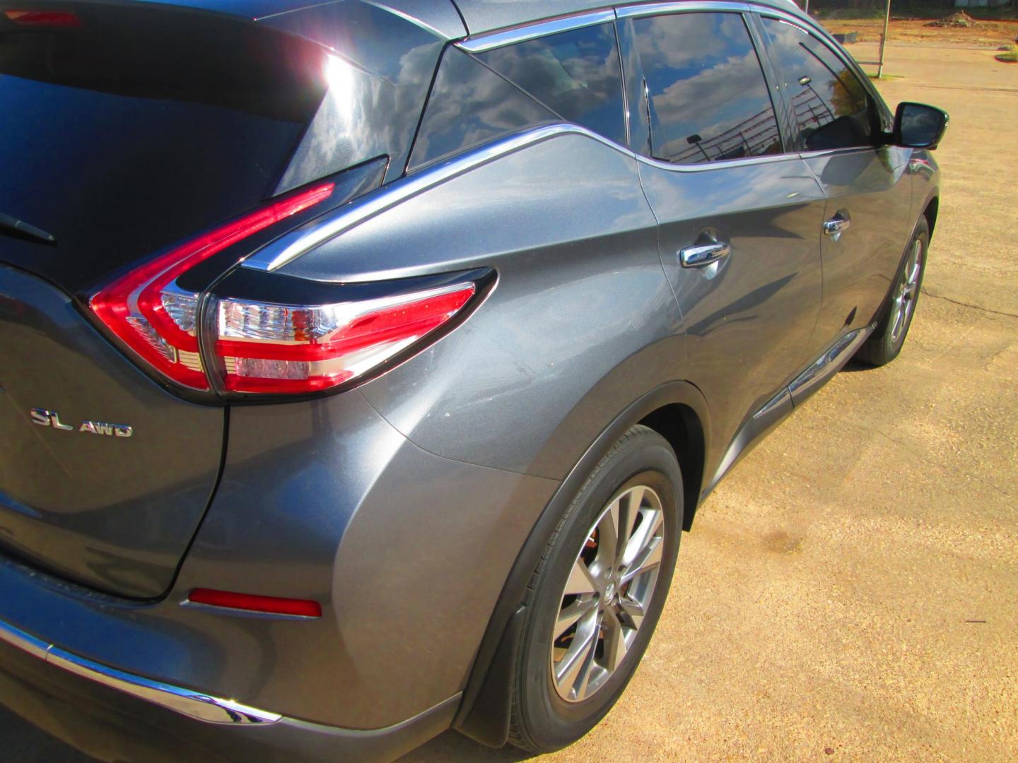 2016 GRAY Nissan Murano Platinum AWD (5N1AZ2MH7GN) with an 3.5L V6 DOHC 24V engine, CVT transmission, located at 1815 NE 28th St., Fort Worth, TX, 76106, (817) 625-6251, 32.795582, -97.333069 - Photo#4
