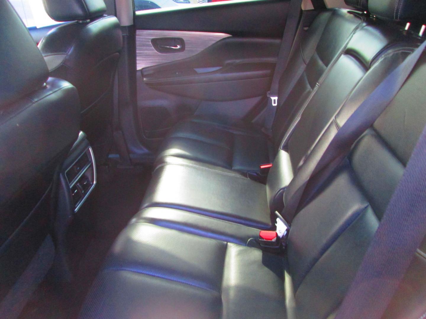 2016 GRAY Nissan Murano Platinum AWD (5N1AZ2MH7GN) with an 3.5L V6 DOHC 24V engine, CVT transmission, located at 1815 NE 28th St., Fort Worth, TX, 76106, (817) 625-6251, 32.795582, -97.333069 - Photo#9