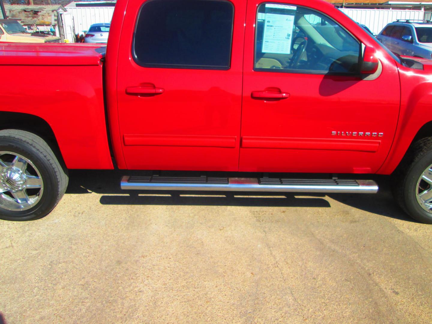 2011 RED Chevrolet Silverado 1500 LTZ Crew Cab 4WD (3GCPKTE38BG) with an 5.3L V8 OHV 16V FFV engine, 4-Speed Automatic transmission, located at 1815 NE 28th St., Fort Worth, TX, 76106, (817) 625-6251, 32.795582, -97.333069 - Photo#3