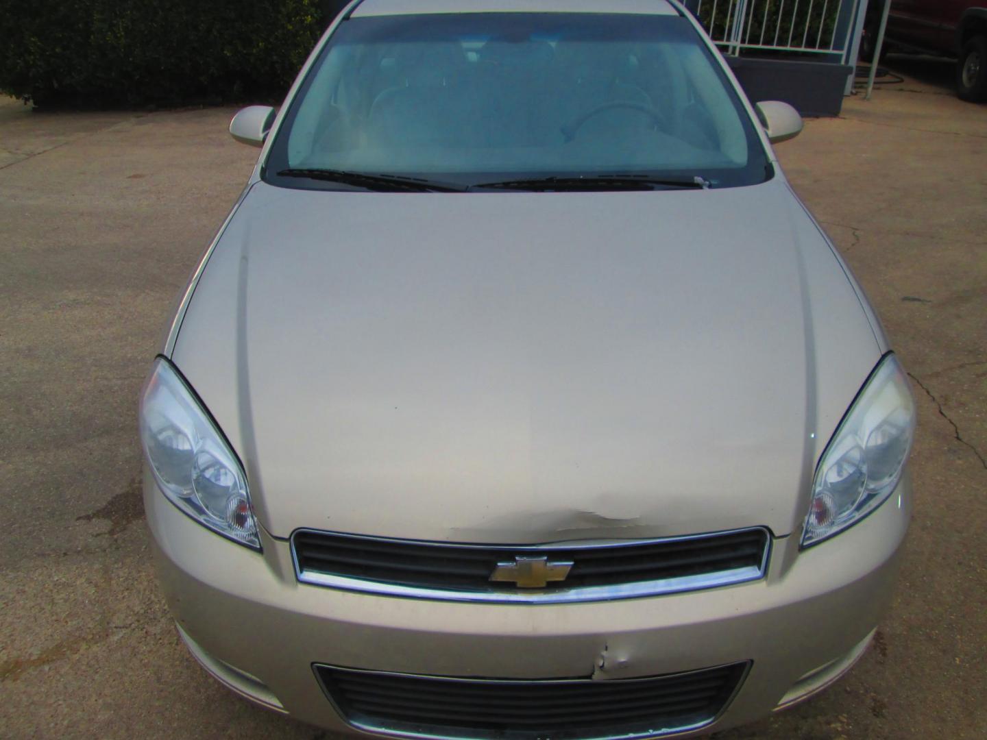 2008 GOLD Chevrolet Impala LT (2G1WT58K781) with an 3.5L V6 OHV 12V FFV engine, 4-Speed Automatic Overdrive transmission, located at 1815 NE 28th St., Fort Worth, TX, 76106, (817) 625-6251, 32.795582, -97.333069 - Photo#1