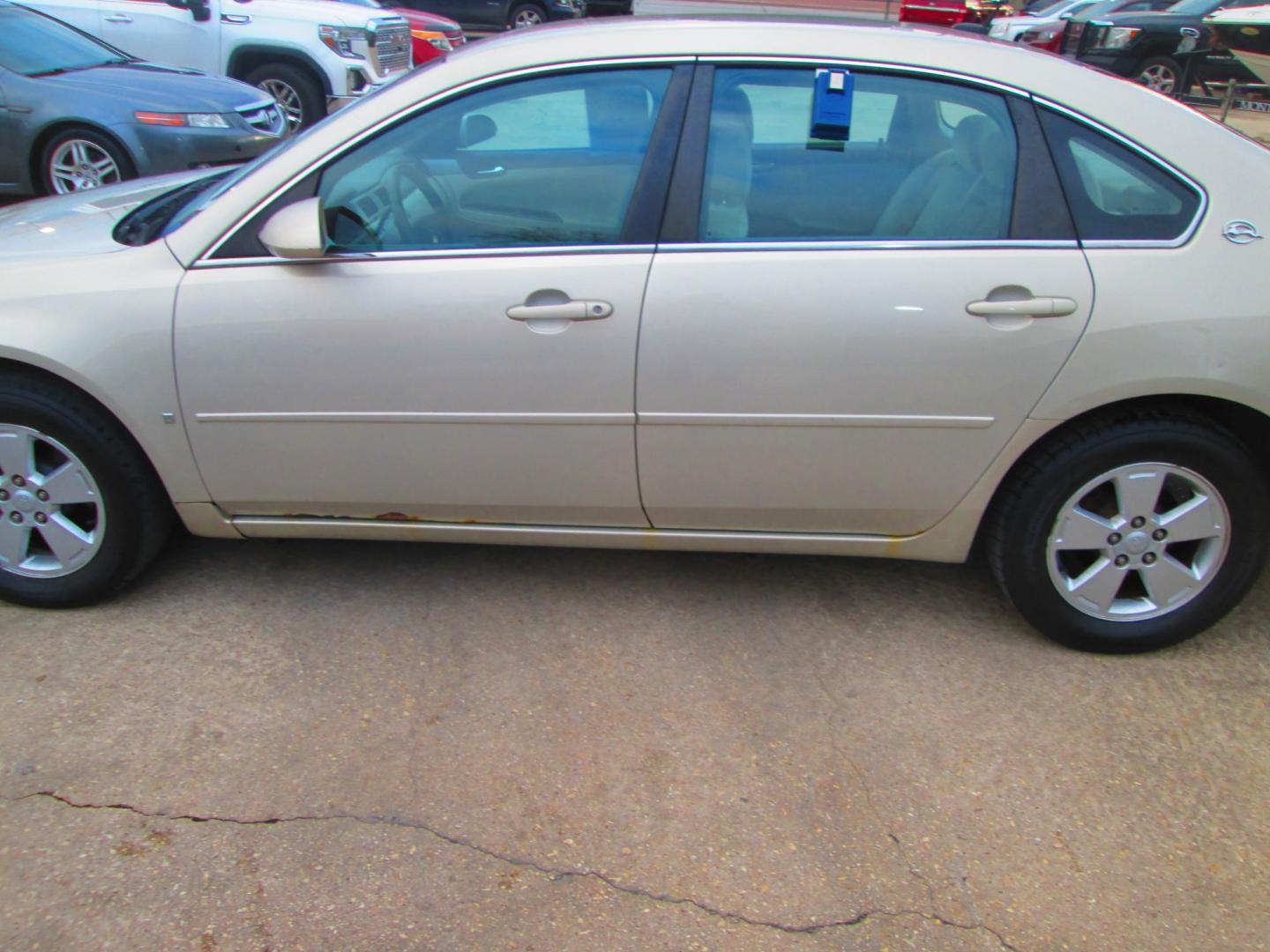 2008 GOLD Chevrolet Impala LT (2G1WT58K781) with an 3.5L V6 OHV 12V FFV engine, 4-Speed Automatic Overdrive transmission, located at 1815 NE 28th St., Fort Worth, TX, 76106, (817) 625-6251, 32.795582, -97.333069 - Photo#7