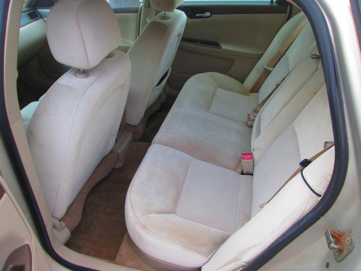 2008 GOLD Chevrolet Impala LT (2G1WT58K781) with an 3.5L V6 OHV 12V FFV engine, 4-Speed Automatic Overdrive transmission, located at 1815 NE 28th St., Fort Worth, TX, 76106, (817) 625-6251, 32.795582, -97.333069 - Photo#8