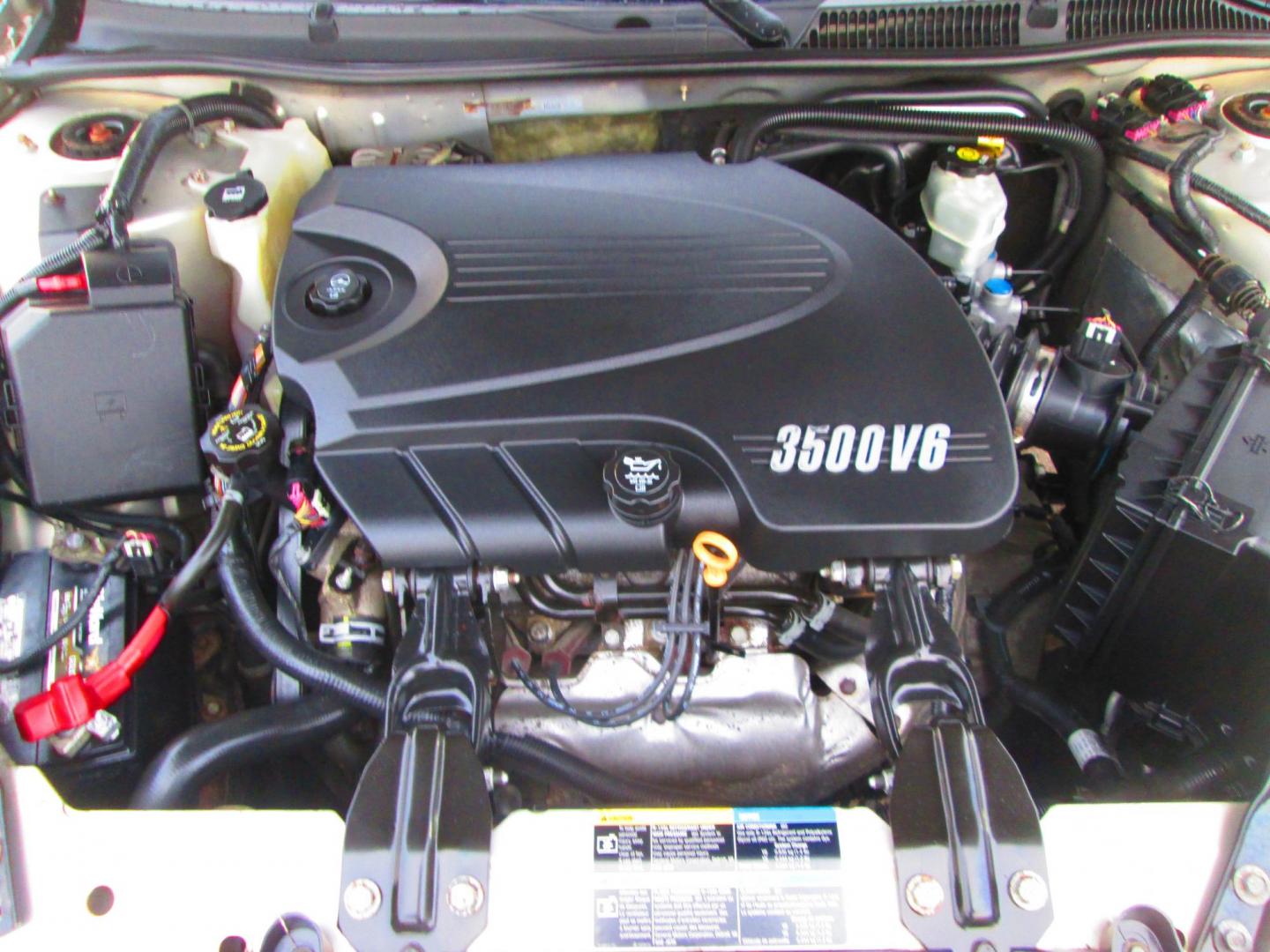 2008 GOLD Chevrolet Impala LT (2G1WT58K781) with an 3.5L V6 OHV 12V FFV engine, 4-Speed Automatic Overdrive transmission, located at 1815 NE 28th St., Fort Worth, TX, 76106, (817) 625-6251, 32.795582, -97.333069 - Photo#10