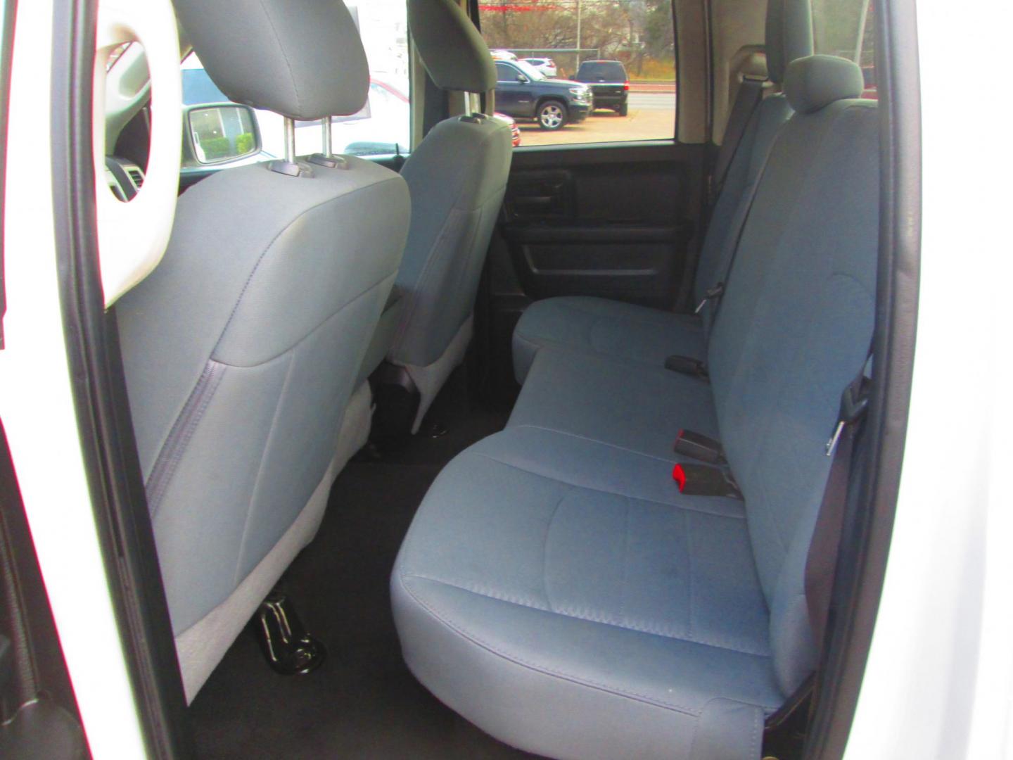 2019 WHITE RAM 1500 Tradesman Quad Cab 4WD (1C6RR7FG7KS) with an 3.6L V6 DOHC 24V FFV engine, 8A transmission, located at 1815 NE 28th St., Fort Worth, TX, 76106, (817) 625-6251, 32.795582, -97.333069 - Photo#9