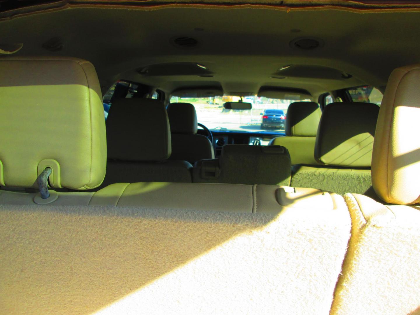 2015 RED Ford Expedition 2WD (1FMJU1HT4FE) with an 3.5L V6 DOHC 24V FFV engine, 6-Speed Automatic transmission, located at 1815 NE 28th St., Fort Worth, TX, 76106, (817) 625-6251, 32.795582, -97.333069 - Photo#6