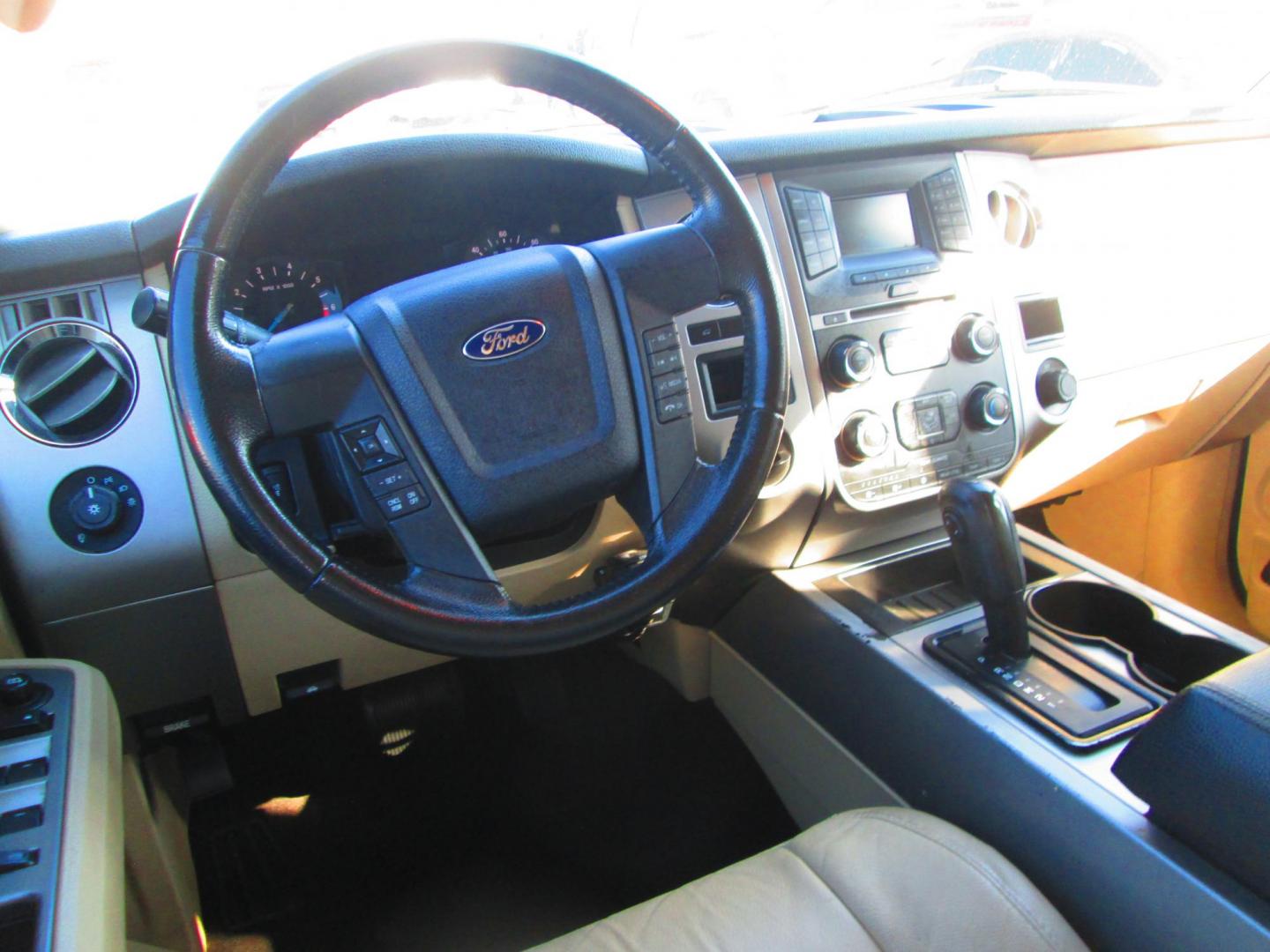 2015 RED Ford Expedition 2WD (1FMJU1HT4FE) with an 3.5L V6 DOHC 24V FFV engine, 6-Speed Automatic transmission, located at 1815 NE 28th St., Fort Worth, TX, 76106, (817) 625-6251, 32.795582, -97.333069 - Photo#10