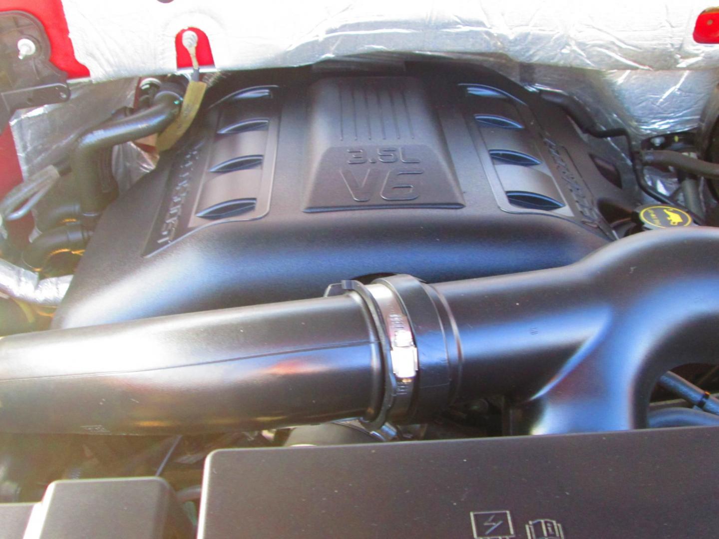 2015 RED Ford Expedition 2WD (1FMJU1HT4FE) with an 3.5L V6 DOHC 24V FFV engine, 6-Speed Automatic transmission, located at 1815 NE 28th St., Fort Worth, TX, 76106, (817) 625-6251, 32.795582, -97.333069 - Photo#12