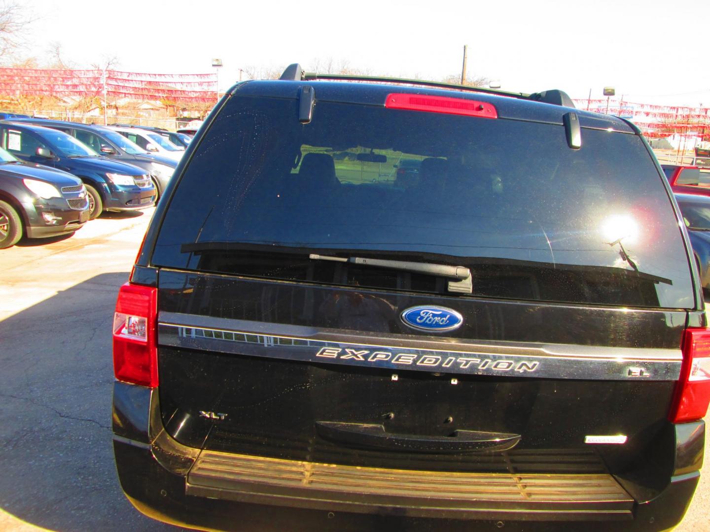 2016 BLACK Ford Expedition EL 2WD (1FMJK1HTXGE) with an 3.5L V6 DOHC 24V FFV engine, 6A transmission, located at 1815 NE 28th St., Fort Worth, TX, 76106, (817) 625-6251, 32.795582, -97.333069 - Photo#5
