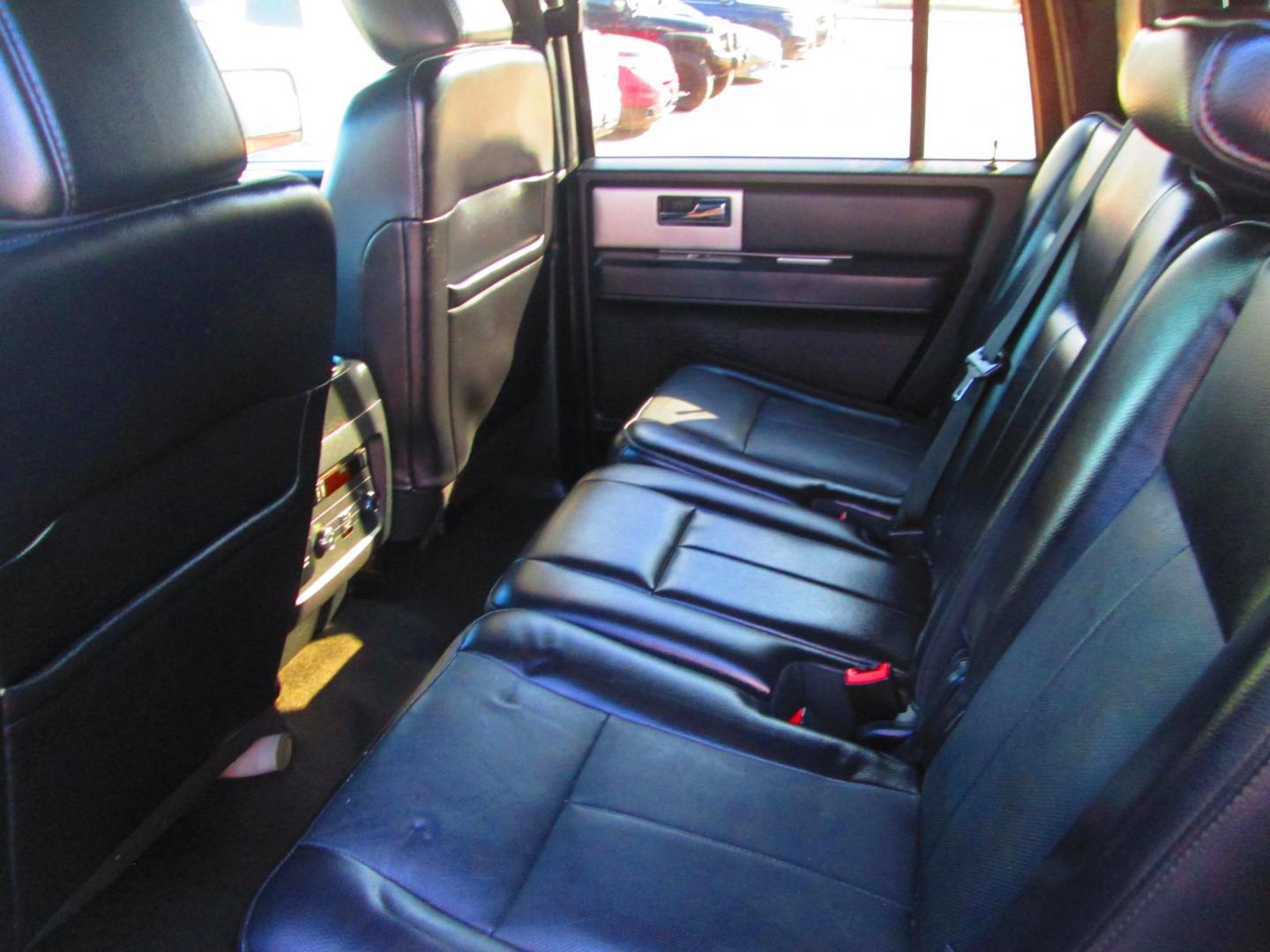 2016 BLACK Ford Expedition EL 2WD (1FMJK1HTXGE) with an 3.5L V6 DOHC 24V FFV engine, 6A transmission, located at 1815 NE 28th St., Fort Worth, TX, 76106, (817) 625-6251, 32.795582, -97.333069 - Photo#9