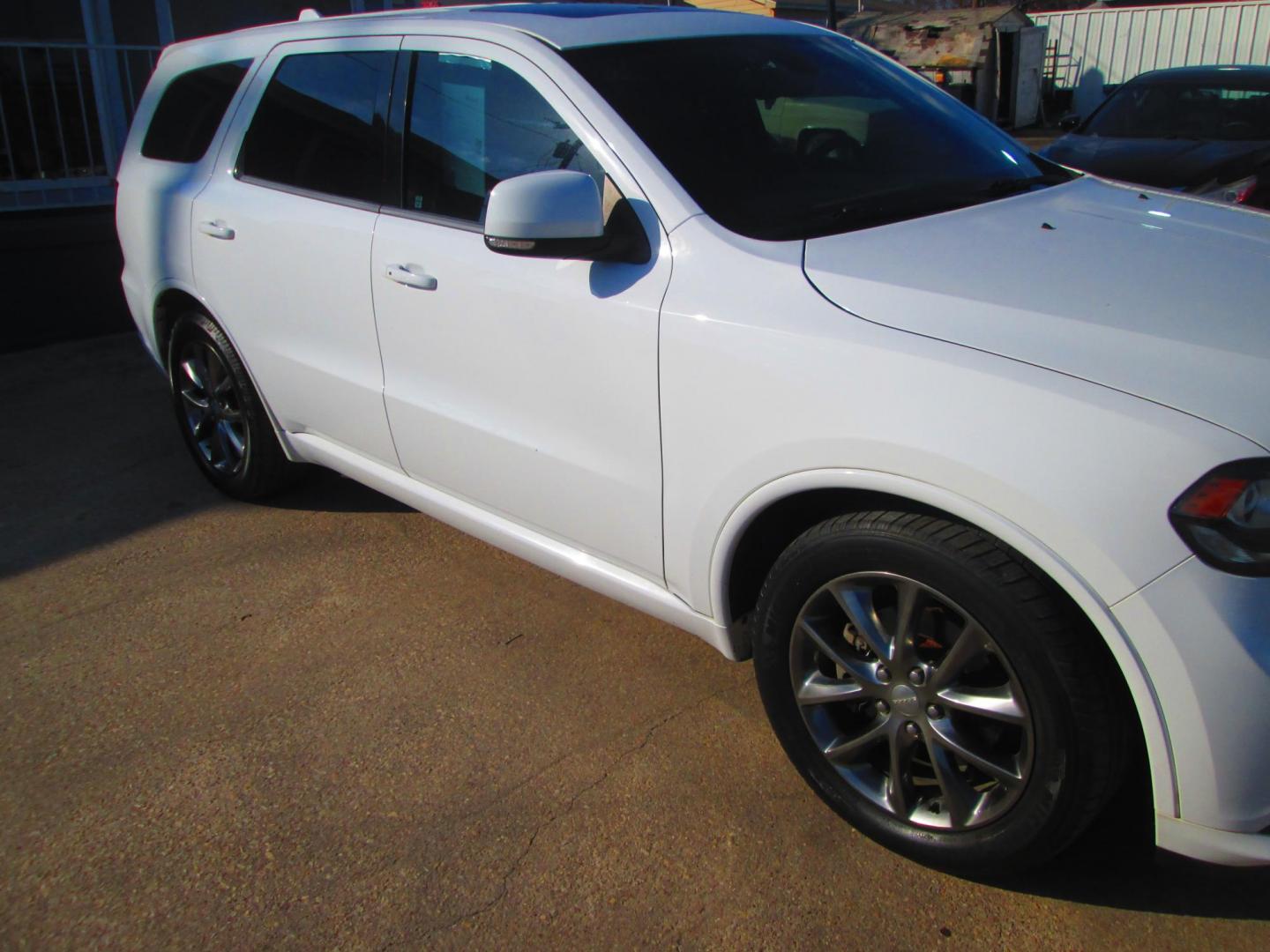 2014 WHITE Dodge Durango R/T 2WD (1C4SDHCT7EC) with an 5.7L V8 OHV 16V engine, 8-Speed Automatic transmission, located at 1815 NE 28th St., Fort Worth, TX, 76106, (817) 625-6251, 32.795582, -97.333069 - Photo#2