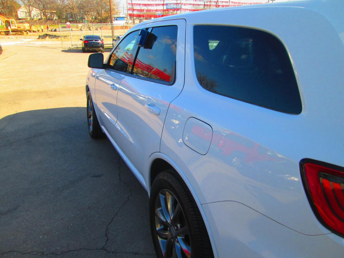 2014 WHITE Dodge Durango R/T 2WD (1C4SDHCT7EC) with an 5.7L V8 OHV 16V engine, 8-Speed Automatic transmission, located at 1815 NE 28th St., Fort Worth, TX, 76106, (817) 625-6251, 32.795582, -97.333069 - Photo#7