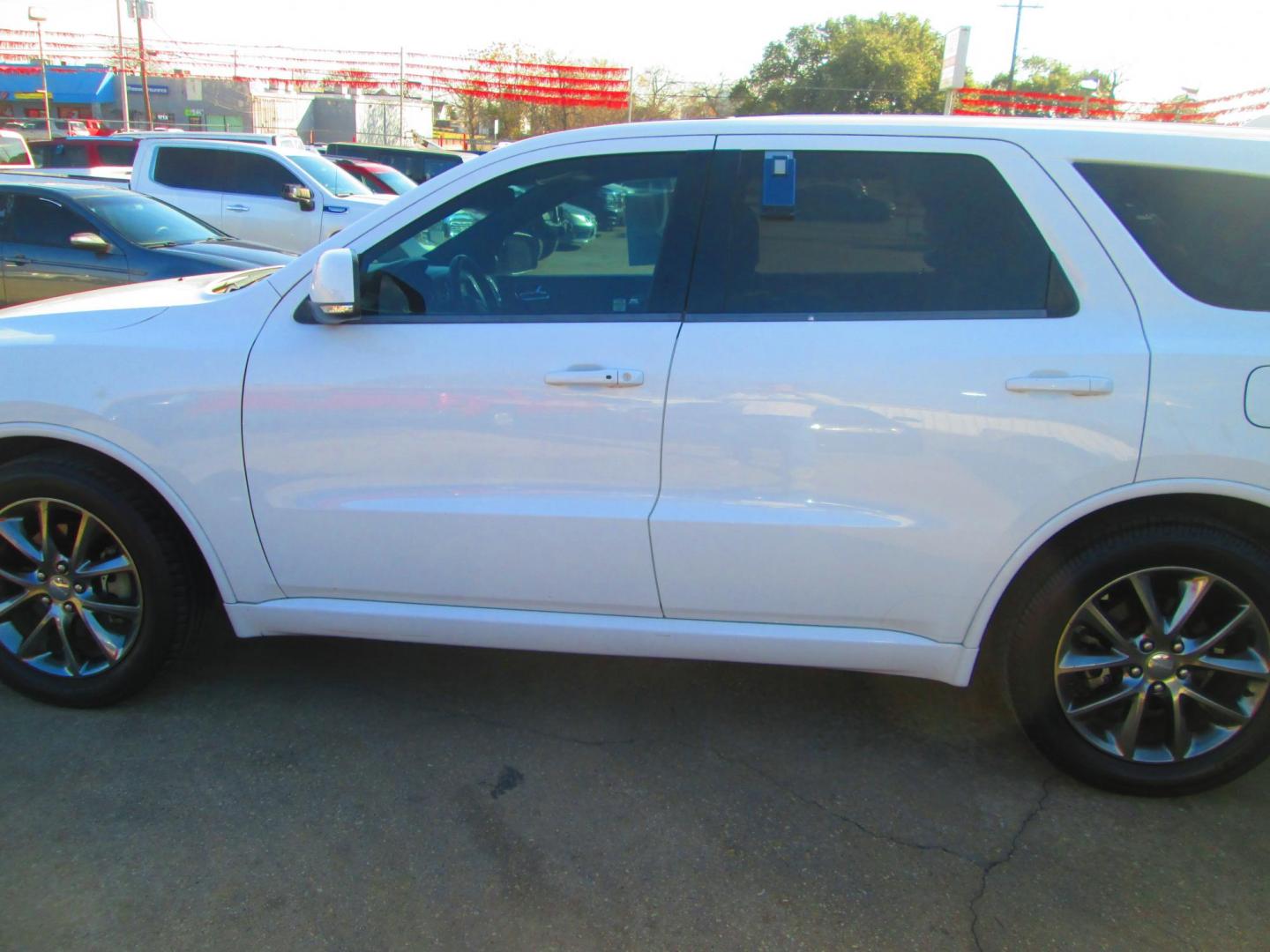 2014 WHITE Dodge Durango R/T 2WD (1C4SDHCT7EC) with an 5.7L V8 OHV 16V engine, 8-Speed Automatic transmission, located at 1815 NE 28th St., Fort Worth, TX, 76106, (817) 625-6251, 32.795582, -97.333069 - Photo#8