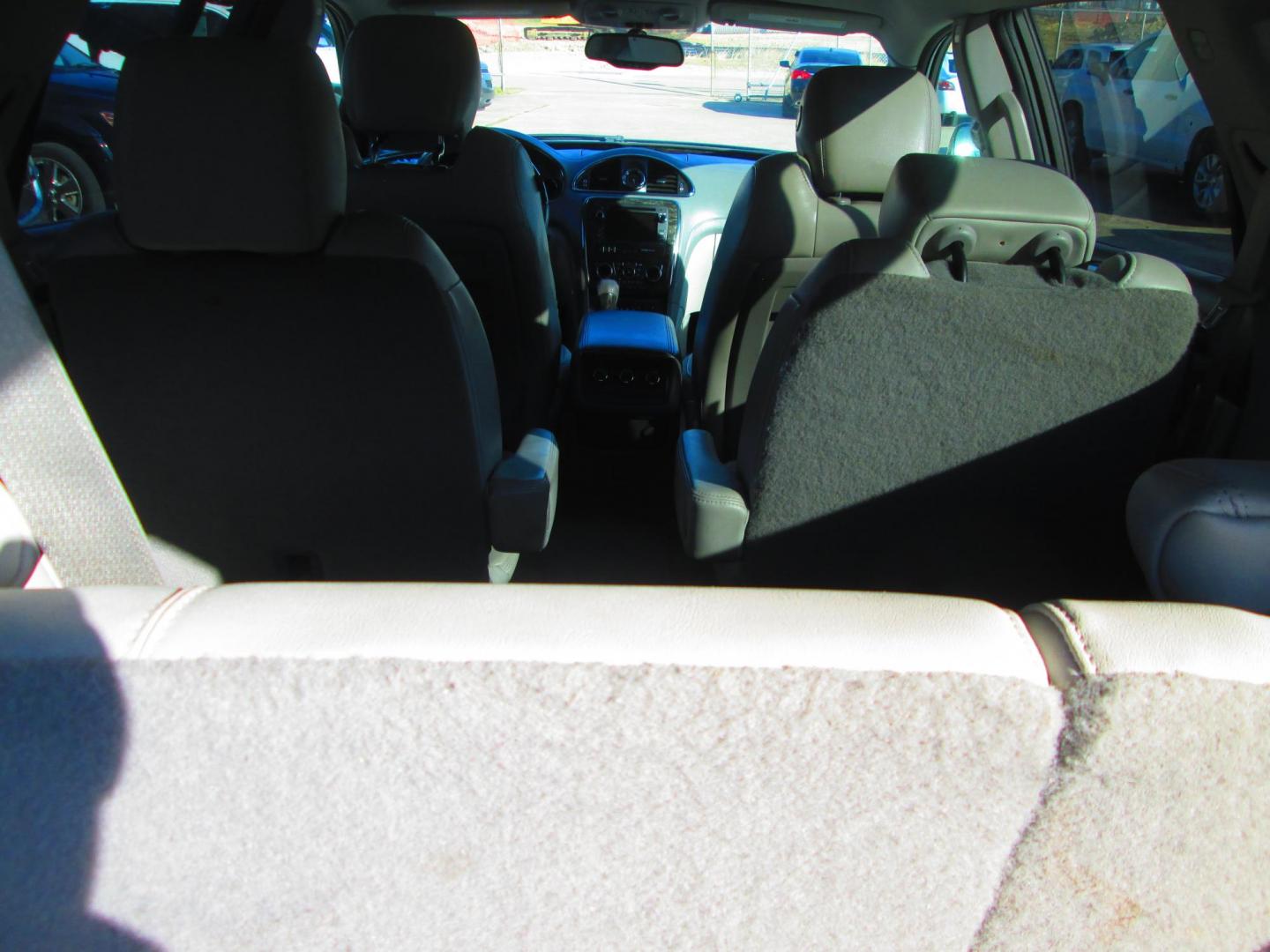 2014 GRAY Buick Enclave Leather FWD (5GAKRBKD0EJ) with an 3.6L V6 DOHC 24V engine, 6-Speed Automatic Overdrive transmission, located at 1815 NE 28th St., Fort Worth, TX, 76106, (817) 625-6251, 32.795582, -97.333069 - Photo#5