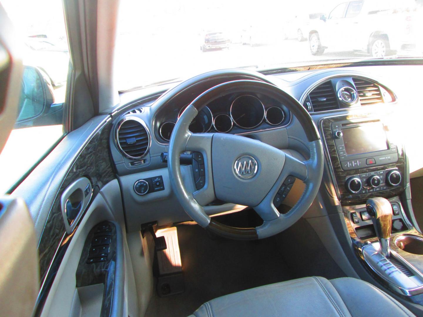 2014 GRAY Buick Enclave Leather FWD (5GAKRBKD0EJ) with an 3.6L V6 DOHC 24V engine, 6-Speed Automatic Overdrive transmission, located at 1815 NE 28th St., Fort Worth, TX, 76106, (817) 625-6251, 32.795582, -97.333069 - Photo#9