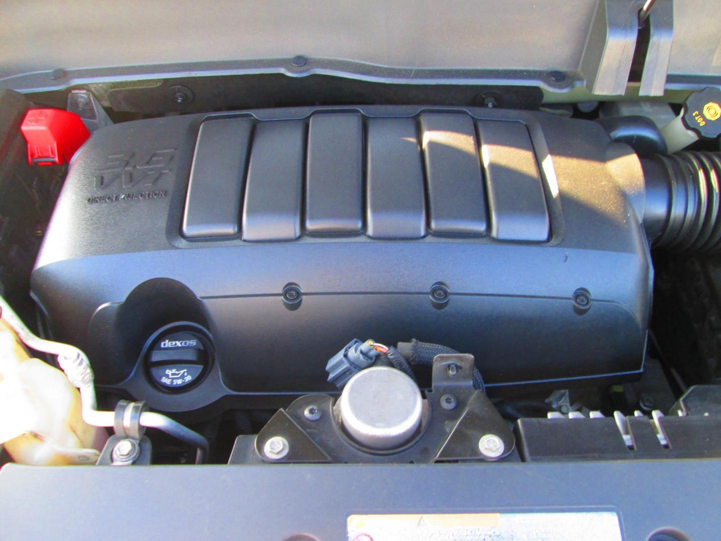 2014 GRAY Buick Enclave Leather FWD (5GAKRBKD0EJ) with an 3.6L V6 DOHC 24V engine, 6-Speed Automatic Overdrive transmission, located at 1815 NE 28th St., Fort Worth, TX, 76106, (817) 625-6251, 32.795582, -97.333069 - Photo#11