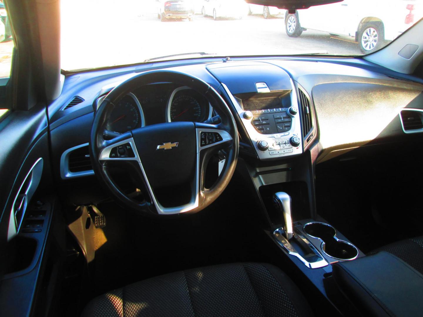 2011 GRAY Chevrolet Equinox 1LT 2WD (2CNALDEC0B6) with an 2.4L L4 DOHC 16V engine, 6-Speed Automatic transmission, located at 1815 NE 28th St., Fort Worth, TX, 76106, (817) 625-6251, 32.795582, -97.333069 - Photo#8