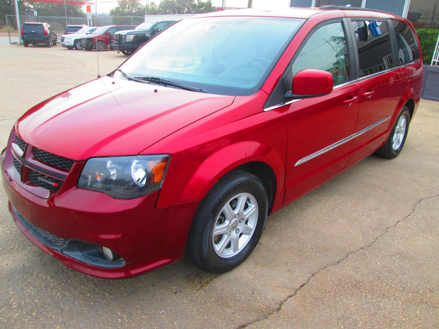 2011 RED Chrysler Town & Country Touring (2A4RR5DG6BR) with an 3.6L V6 DOHC 24V engine, 6-Speed Automatic transmission, located at 1815 NE 28th St., Fort Worth, TX, 76106, (817) 625-6251, 32.795582, -97.333069 - Photo#0