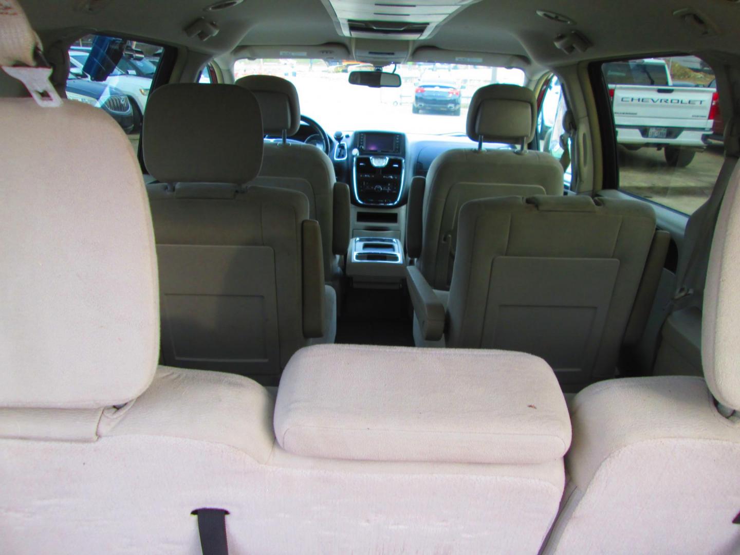 2011 RED Chrysler Town & Country Touring (2A4RR5DG6BR) with an 3.6L V6 DOHC 24V engine, 6-Speed Automatic transmission, located at 1815 NE 28th St., Fort Worth, TX, 76106, (817) 625-6251, 32.795582, -97.333069 - Photo#6