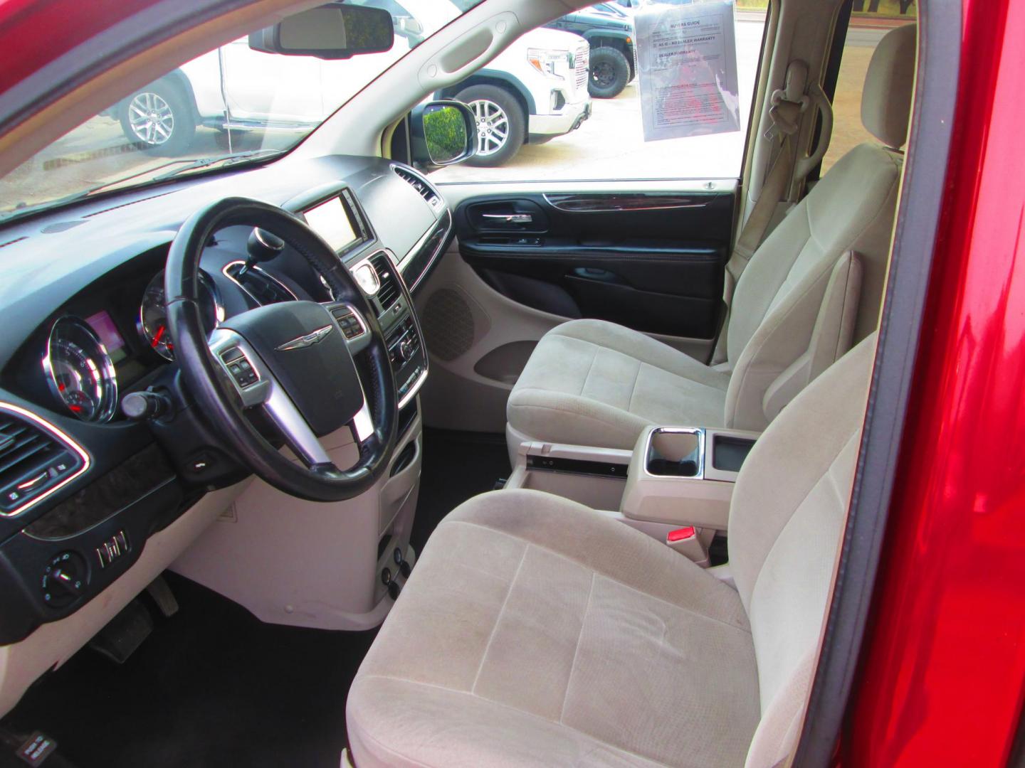 2011 RED Chrysler Town & Country Touring (2A4RR5DG6BR) with an 3.6L V6 DOHC 24V engine, 6-Speed Automatic transmission, located at 1815 NE 28th St., Fort Worth, TX, 76106, (817) 625-6251, 32.795582, -97.333069 - Photo#11