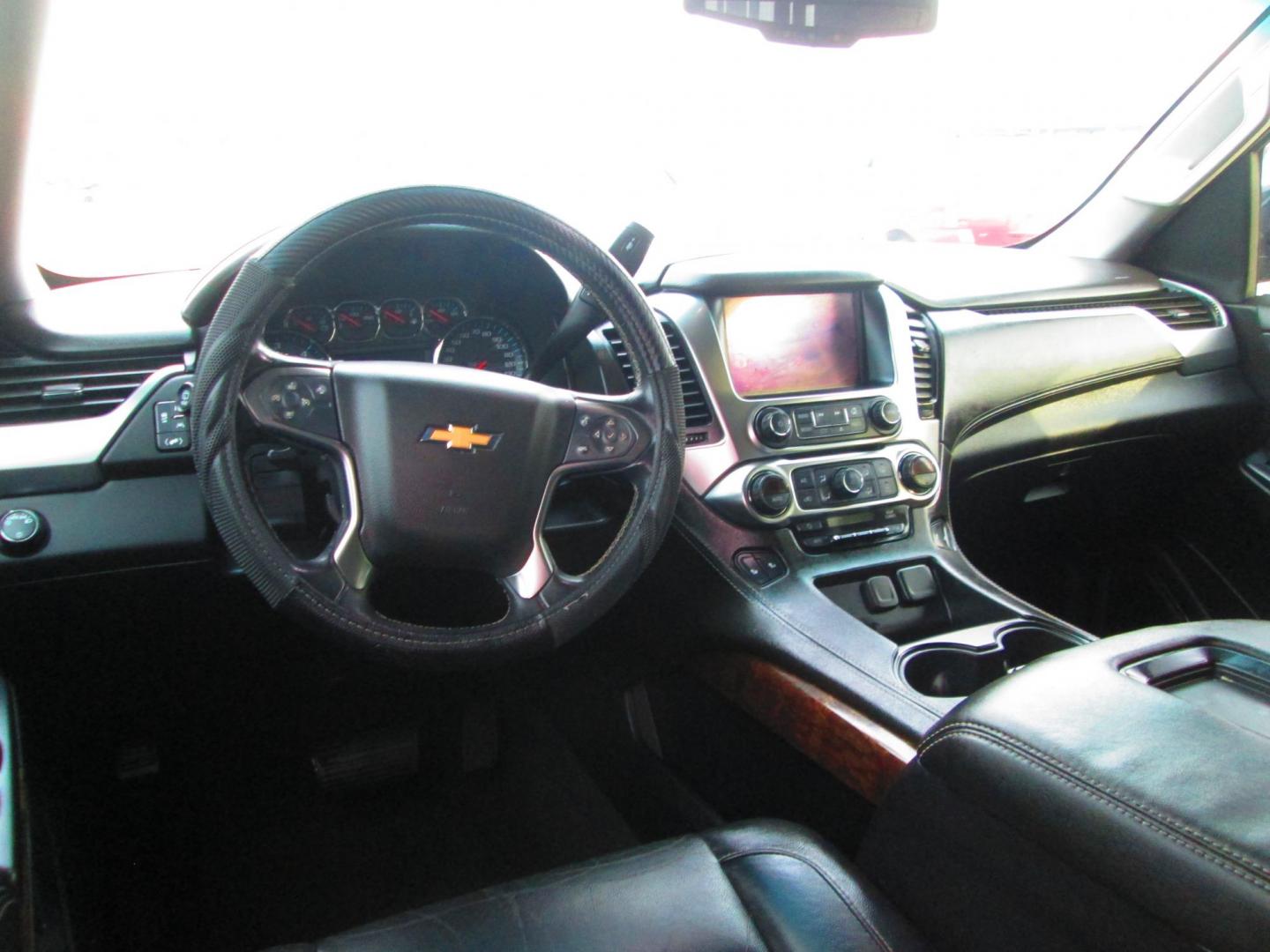 2020 BLUE Chevrolet Tahoe LT 2WD (1GNSCBKC4LR) with an 5.3L V8 OHV 16V engine, 6A transmission, located at 1815 NE 28th St., Fort Worth, TX, 76106, (817) 625-6251, 32.795582, -97.333069 - Photo#10