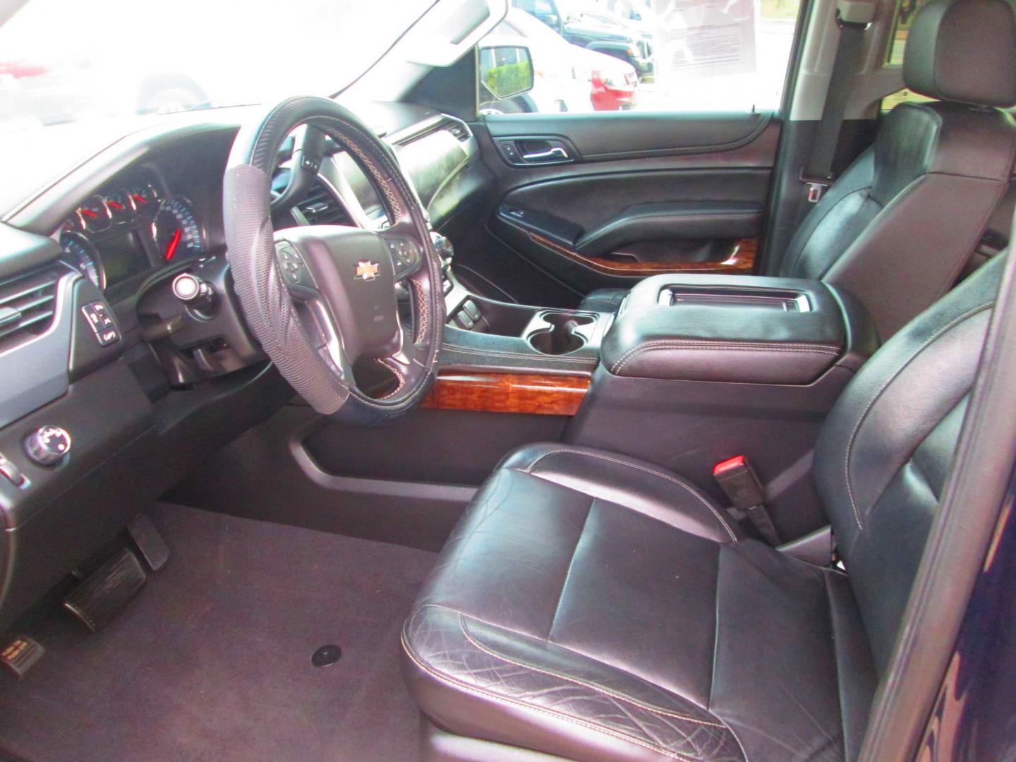 2020 BLUE Chevrolet Tahoe LT 2WD (1GNSCBKC4LR) with an 5.3L V8 OHV 16V engine, 6A transmission, located at 1815 NE 28th St., Fort Worth, TX, 76106, (817) 625-6251, 32.795582, -97.333069 - Photo#11