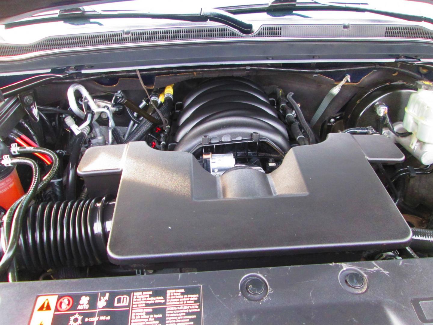 2020 BLUE Chevrolet Tahoe LT 2WD (1GNSCBKC4LR) with an 5.3L V8 OHV 16V engine, 6A transmission, located at 1815 NE 28th St., Fort Worth, TX, 76106, (817) 625-6251, 32.795582, -97.333069 - Photo#12