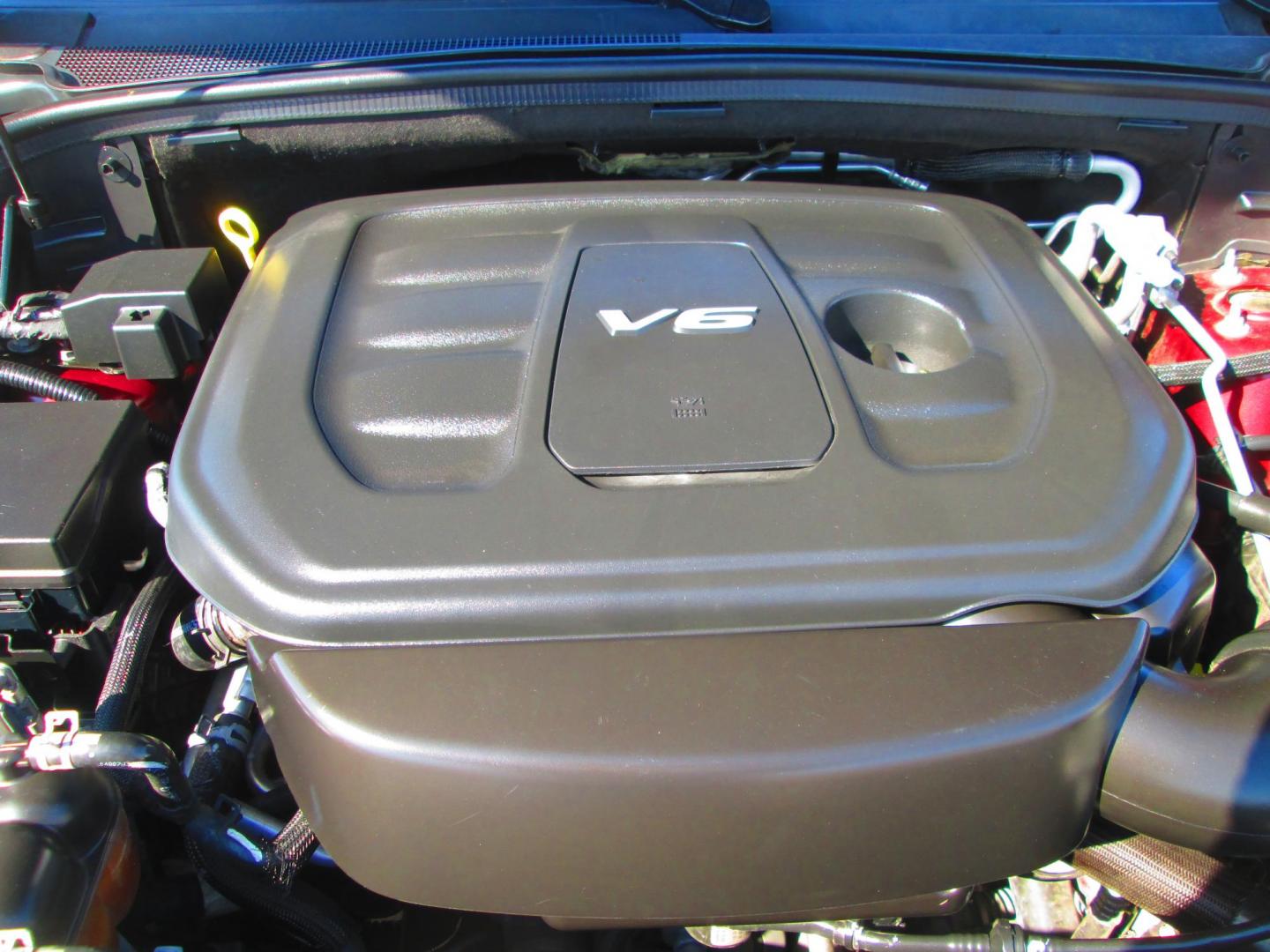 2017 RED Dodge Durango SXT RWD (1C4RDHAG6HC) with an 3.6L V6 DOHC 24V engine, 8A transmission, located at 1815 NE 28th St., Fort Worth, TX, 76106, (817) 625-6251, 32.795582, -97.333069 - Photo#12