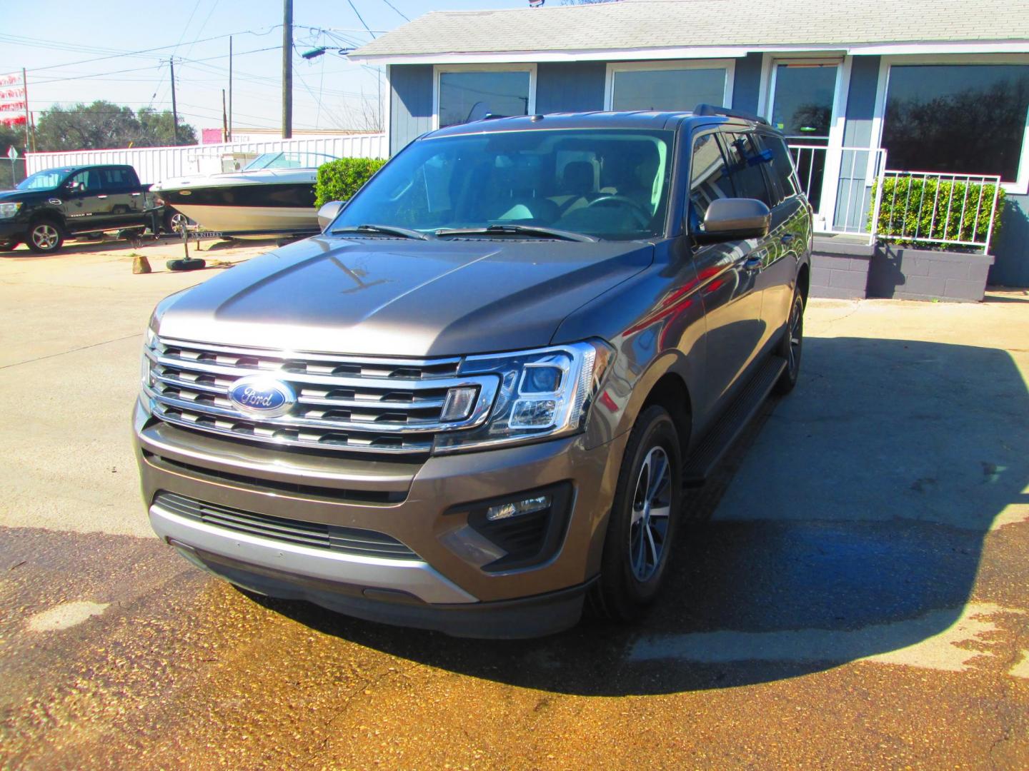 2019 BROWN Ford Expedition MAX XLT (1FMJK1HT4KE) with an 3.5L V6 DOHC 24V FFV engine, 6A transmission, located at 1815 NE 28th St., Fort Worth, TX, 76106, (817) 625-6251, 32.795582, -97.333069 - Photo#0