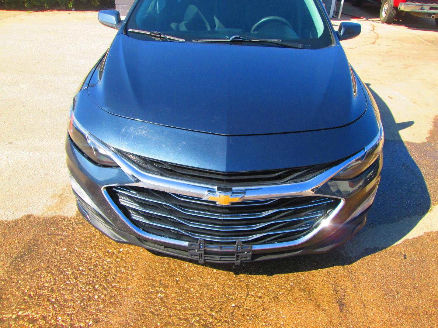 2020 GRAY Chevrolet Malibu LT (1G1ZD5ST3LF) with an 1.5L L4 DOHC 16V engine, 6A transmission, located at 1815 NE 28th St., Fort Worth, TX, 76106, (817) 625-6251, 32.795582, -97.333069 - Photo#1