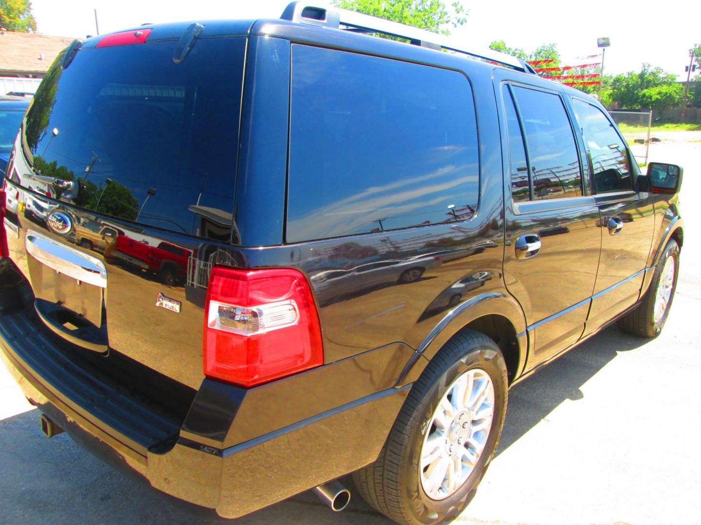 2013 BROWN Ford Expedition Limited 2WD (1FMJU1K54DE) with an 5.4L V8 SOHC 16V FFV engine, 6-Speed Automatic transmission, located at 1815 NE 28th St., Fort Worth, TX, 76106, (817) 625-6251, 32.795582, -97.333069 - Photo#4