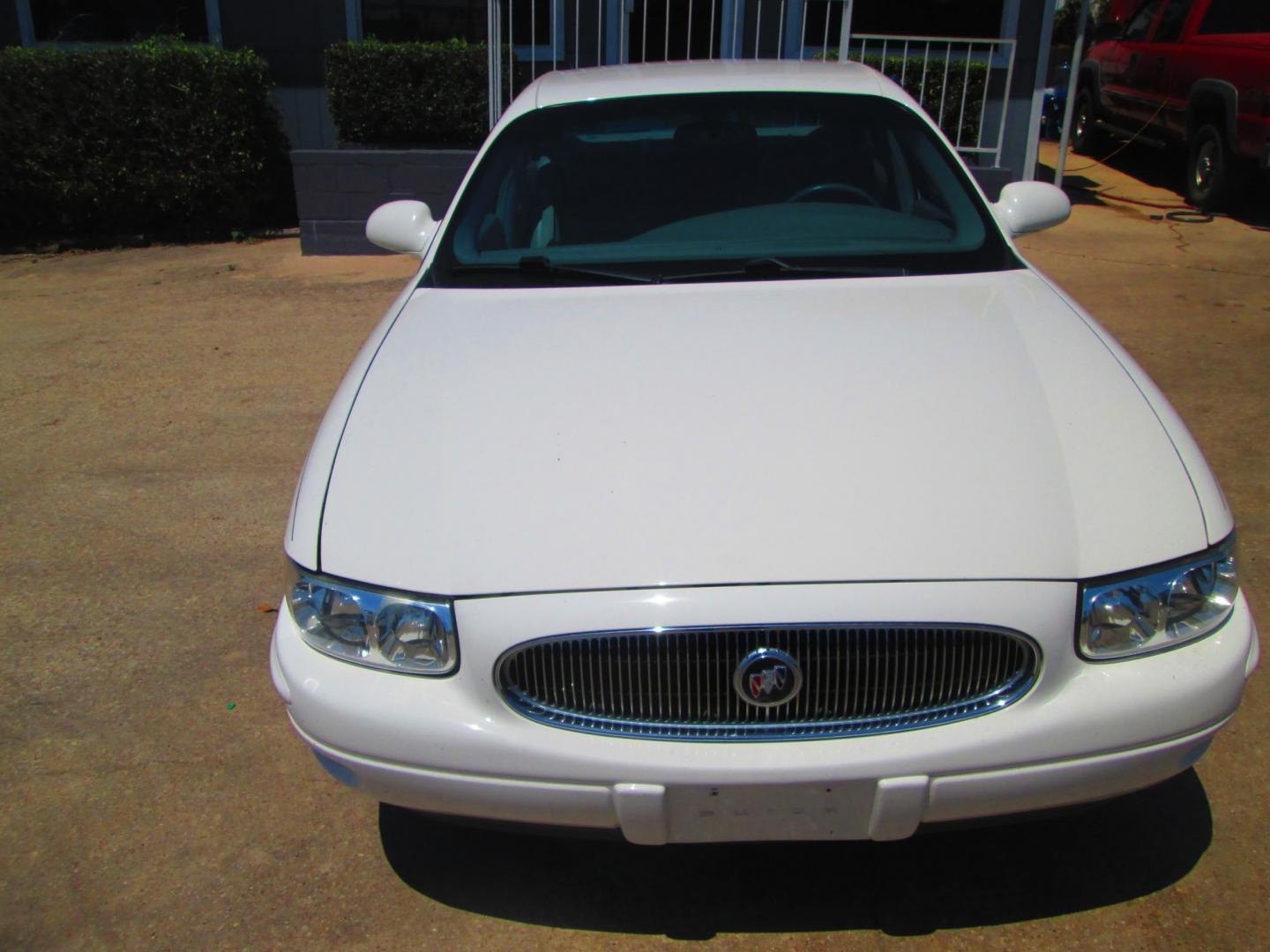 2003 WHITE Buick LeSabre Limited (1G4HR54K13U) with an 3.8L V6 OHV 12V engine, 4-Speed Automatic Overdrive transmission, located at 1815 NE 28th St., Fort Worth, TX, 76106, (817) 625-6251, 32.795582, -97.333069 - Photo#1