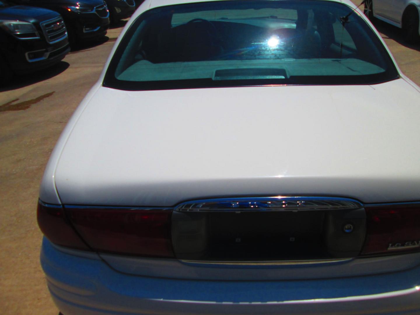 2003 WHITE Buick LeSabre Limited (1G4HR54K13U) with an 3.8L V6 OHV 12V engine, 4-Speed Automatic Overdrive transmission, located at 1815 NE 28th St., Fort Worth, TX, 76106, (817) 625-6251, 32.795582, -97.333069 - Photo#4
