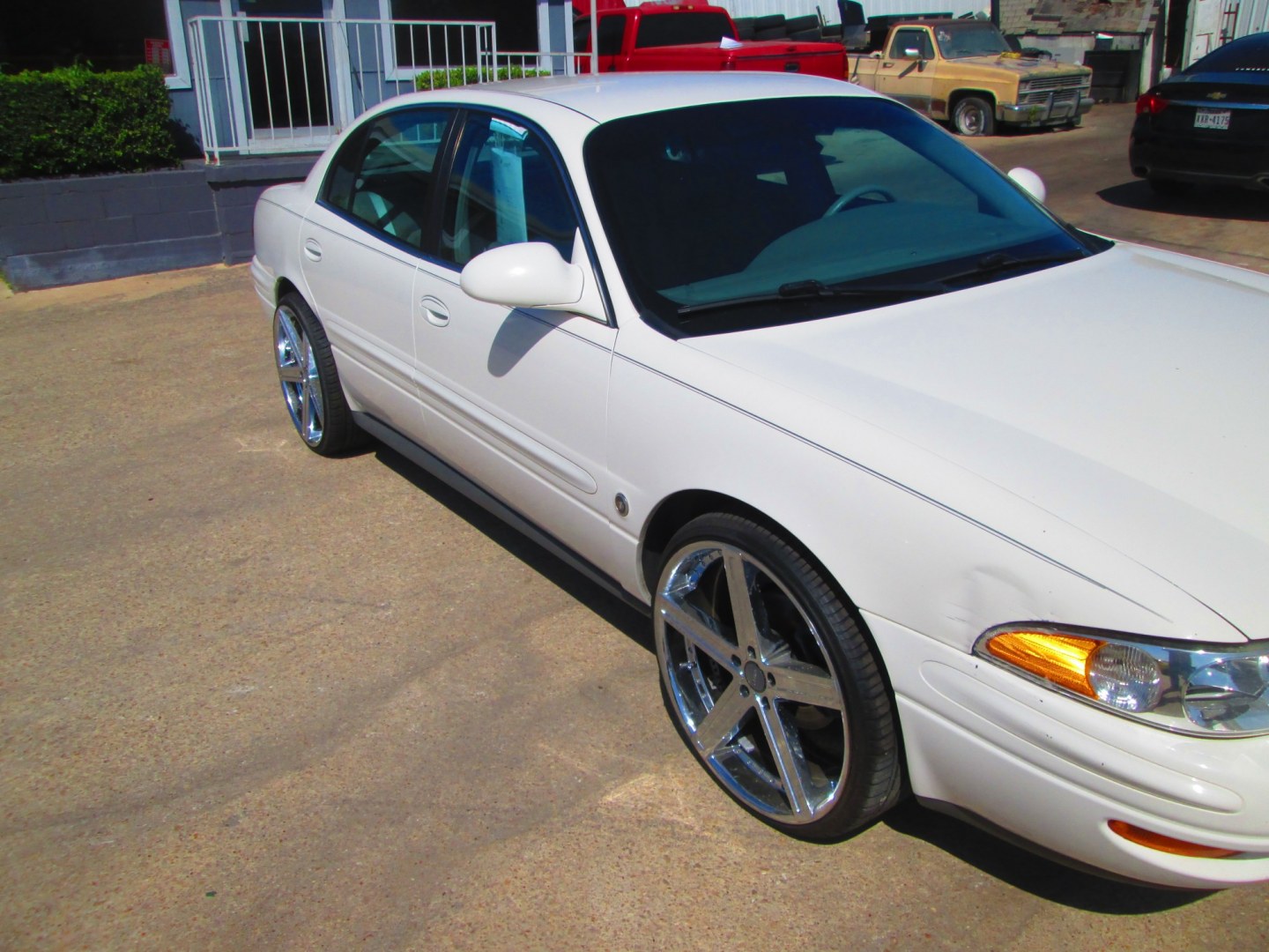 2003 WHITE Buick LeSabre Limited (1G4HR54K13U) with an 3.8L V6 OHV 12V engine, 4-Speed Automatic Overdrive transmission, located at 1815 NE 28th St., Fort Worth, TX, 76106, (817) 625-6251, 32.795582, -97.333069- Photo#2